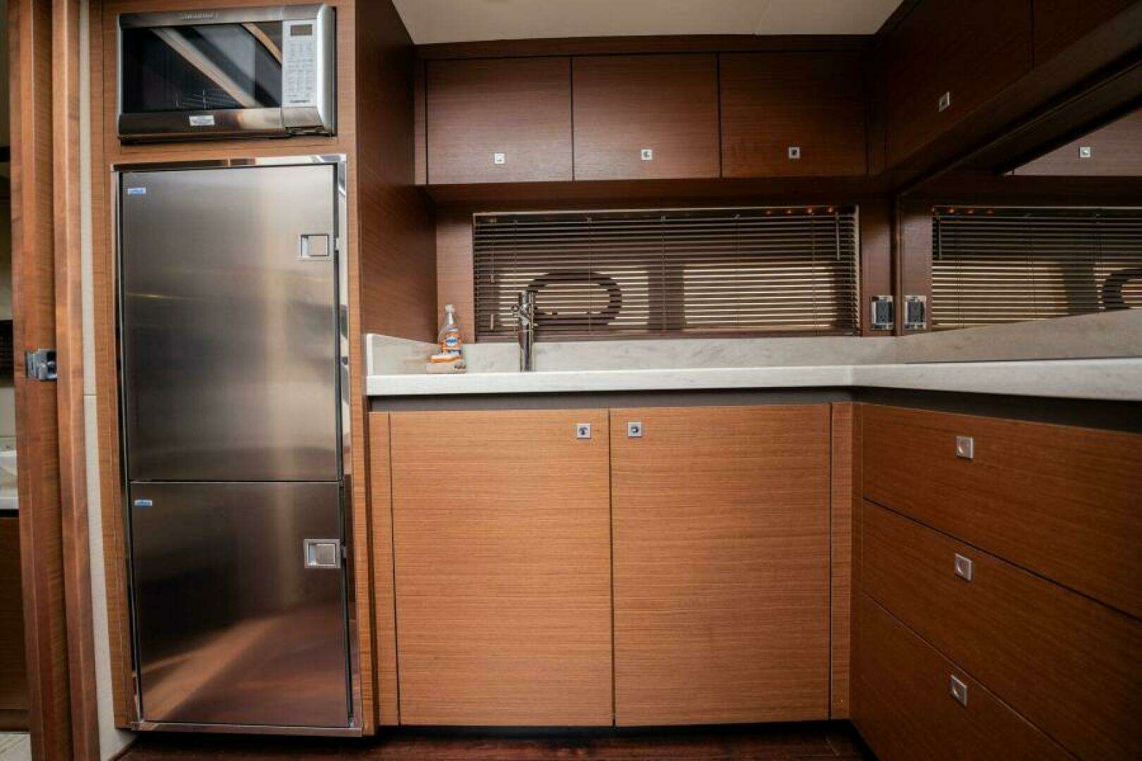 2015 Sea Ray 510 Sundancer - Image 29