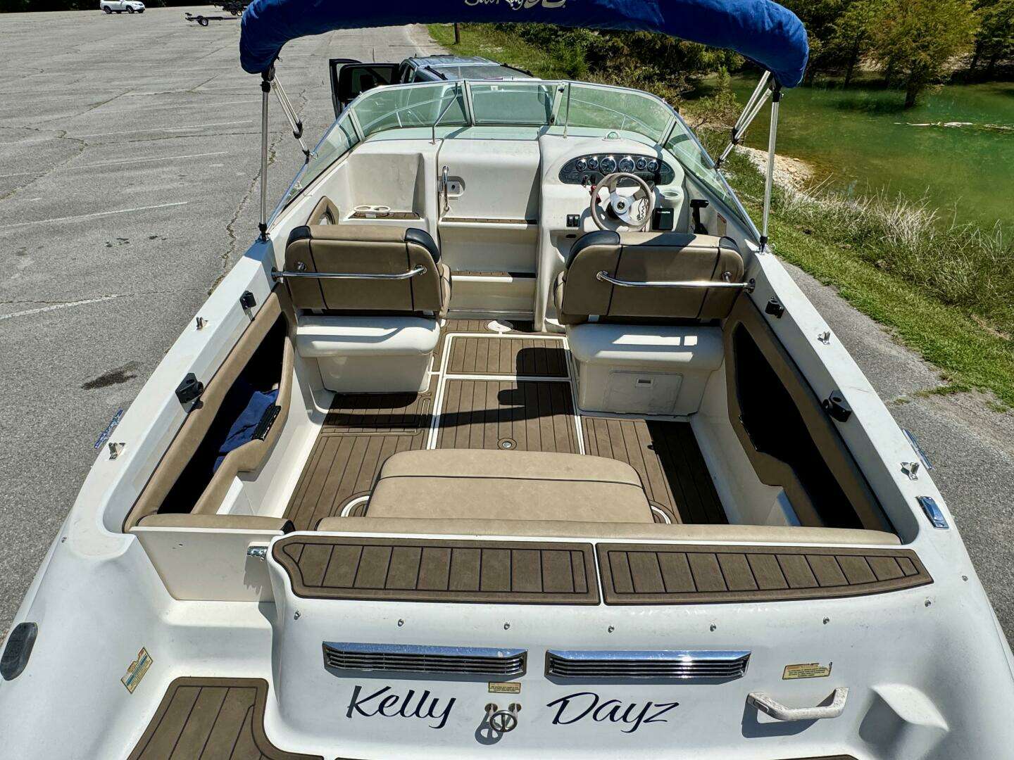 1999 Sea Ray 215 Express Cruiser - Image 23