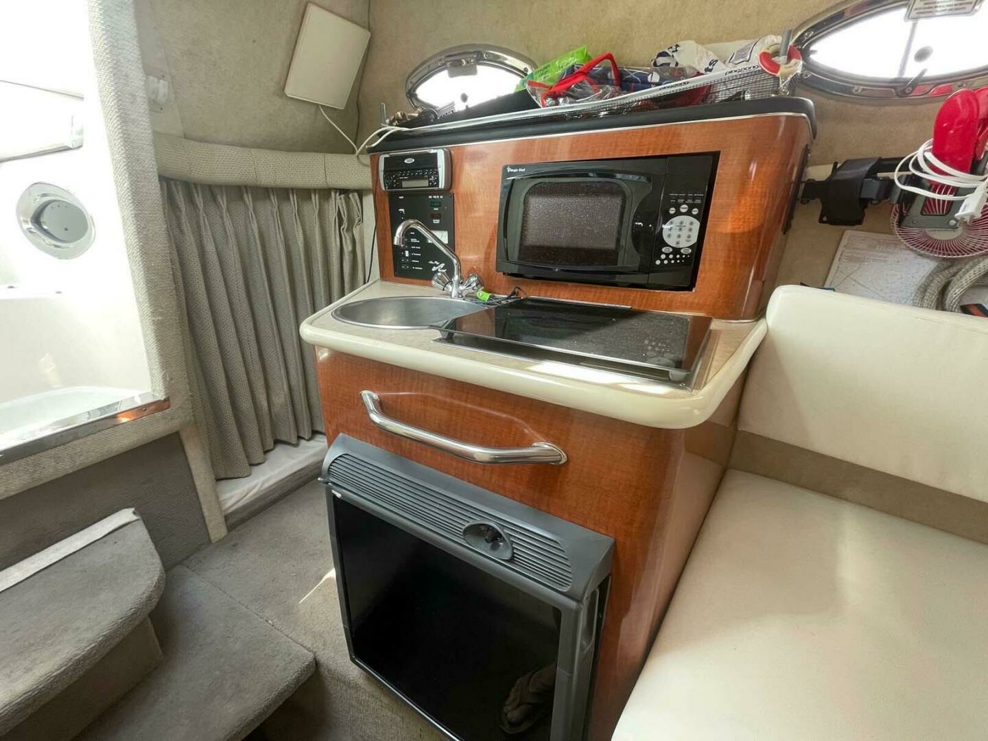 2004 Sea Ray 240 Sundancer - Image 4