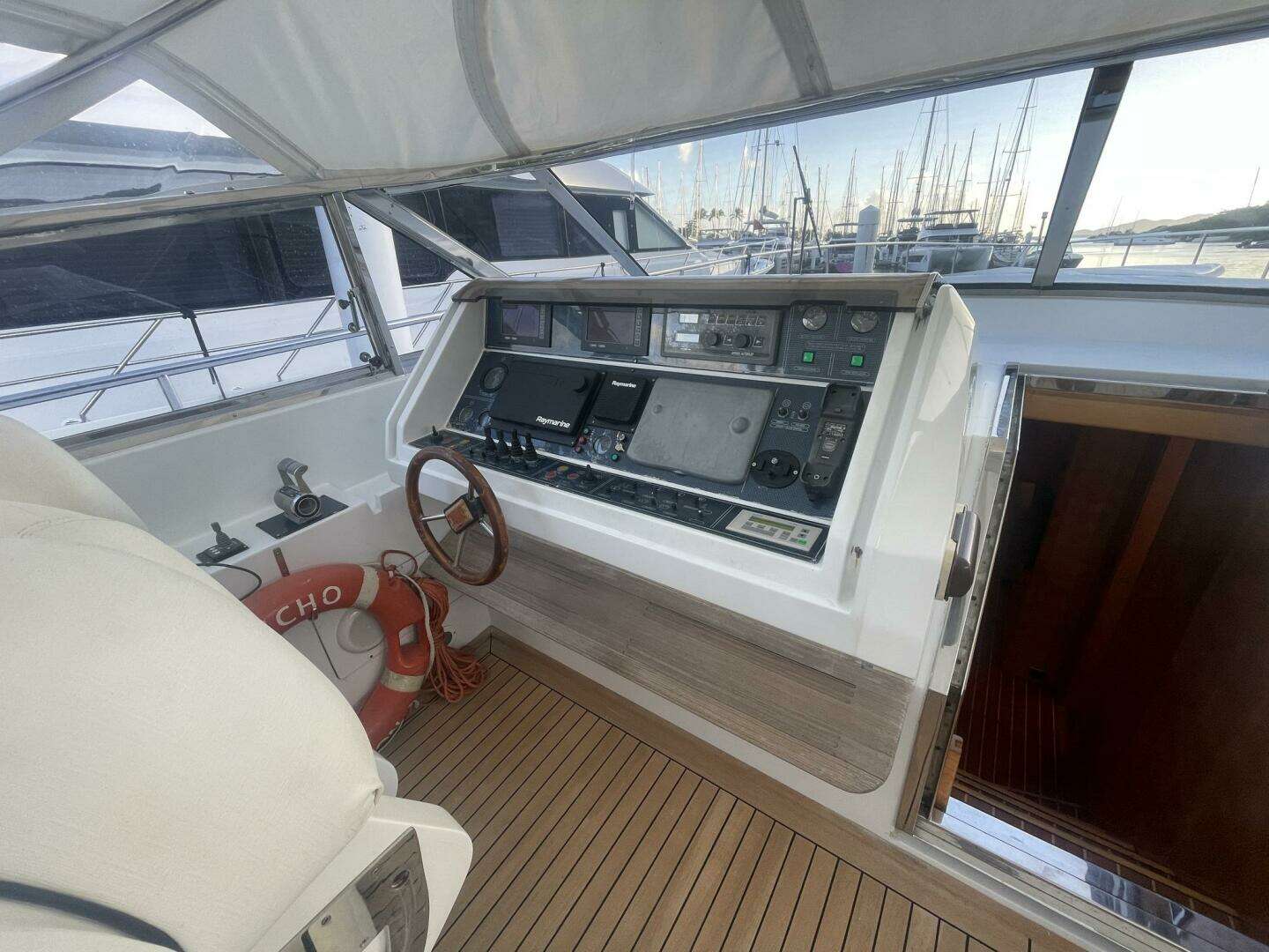 1996 Versilcraft 75 Motoryacht - Image 10