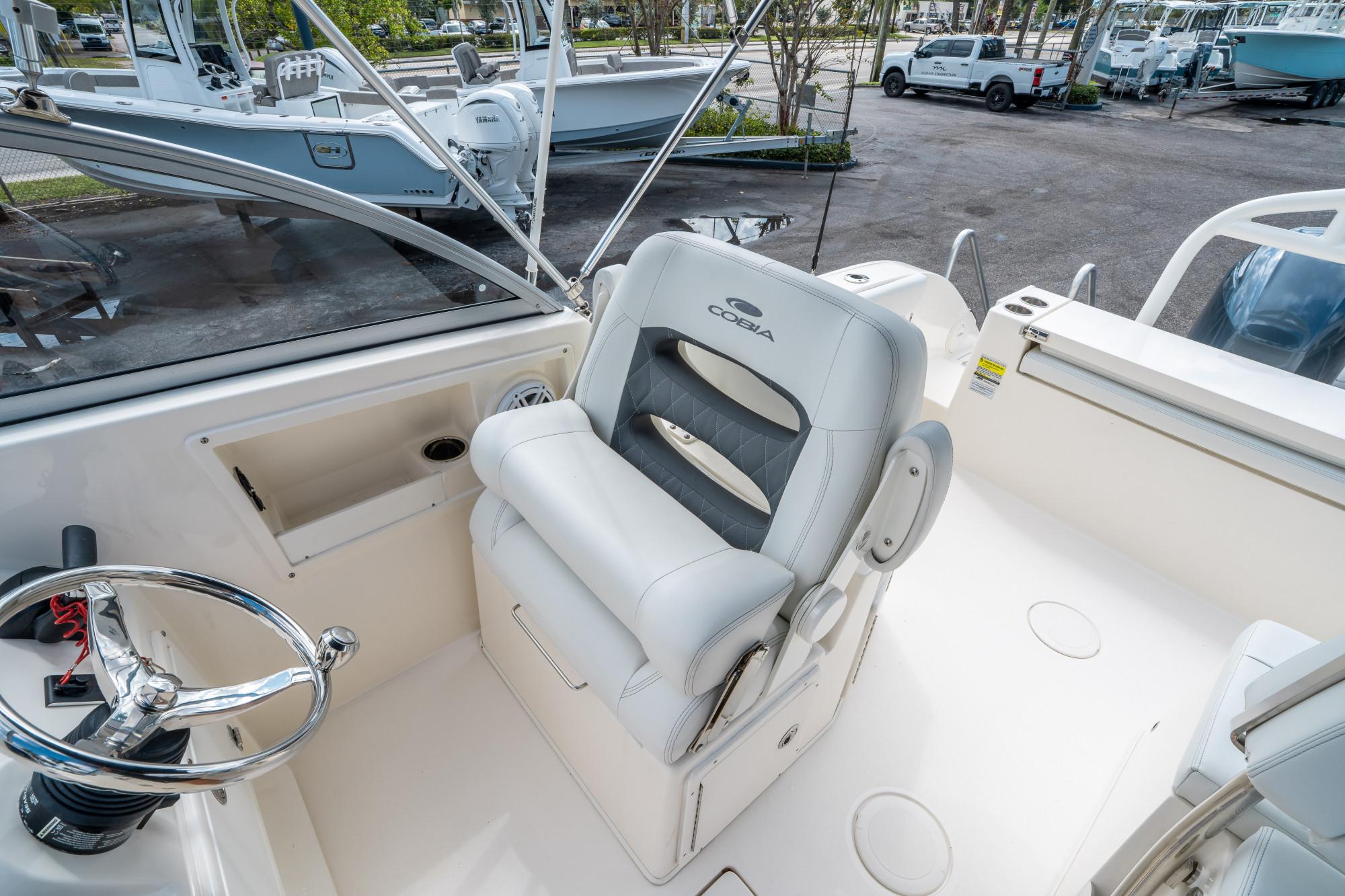2024 Cobia 220 Dual Console - 18