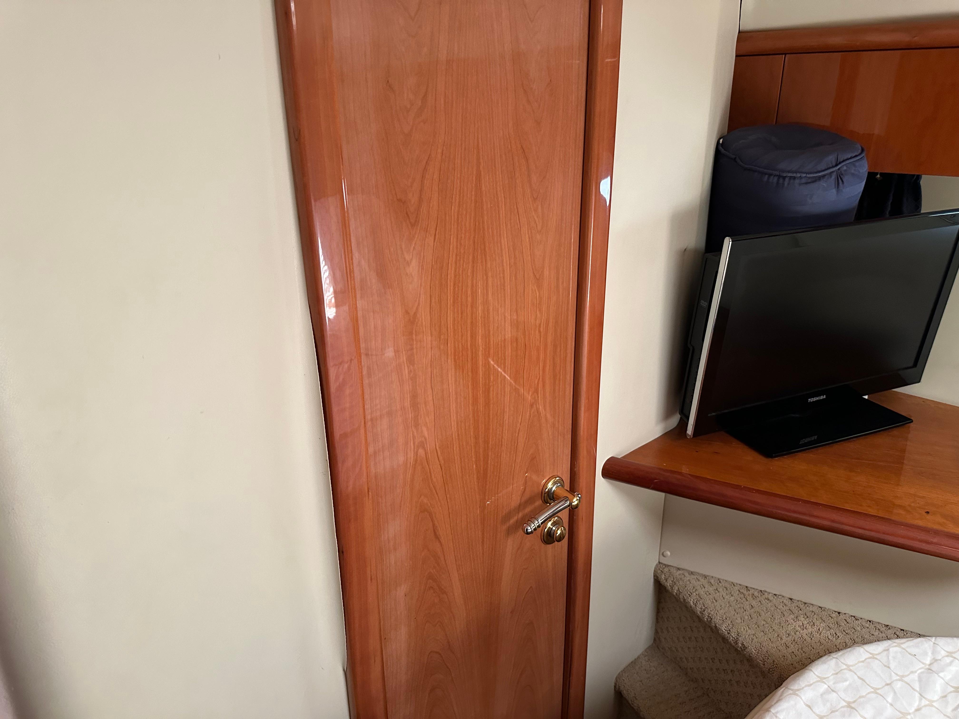 1997 Sunseeker Camargue 47 - 50
