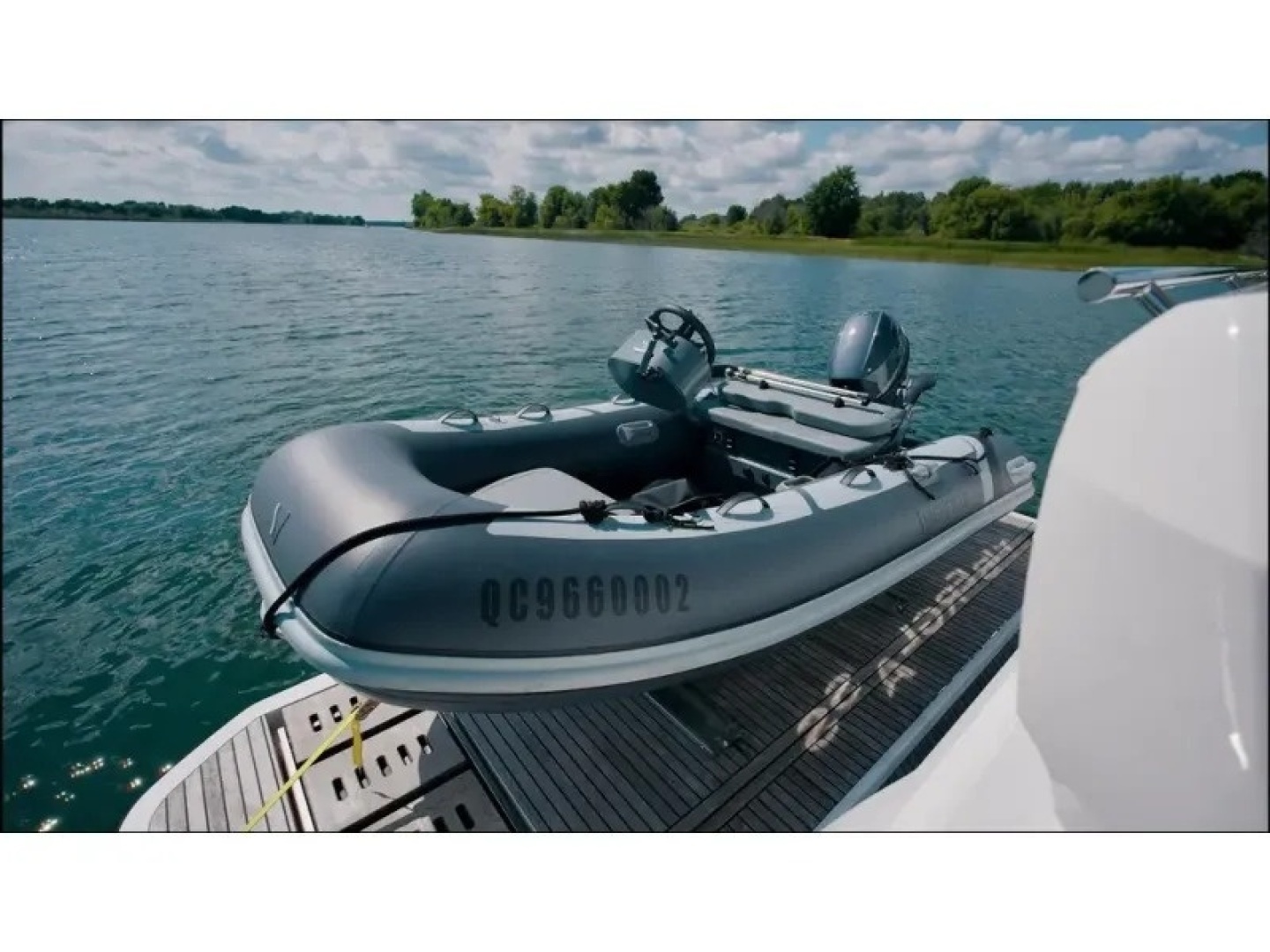 2018 Present Yachts 520S - Image 10