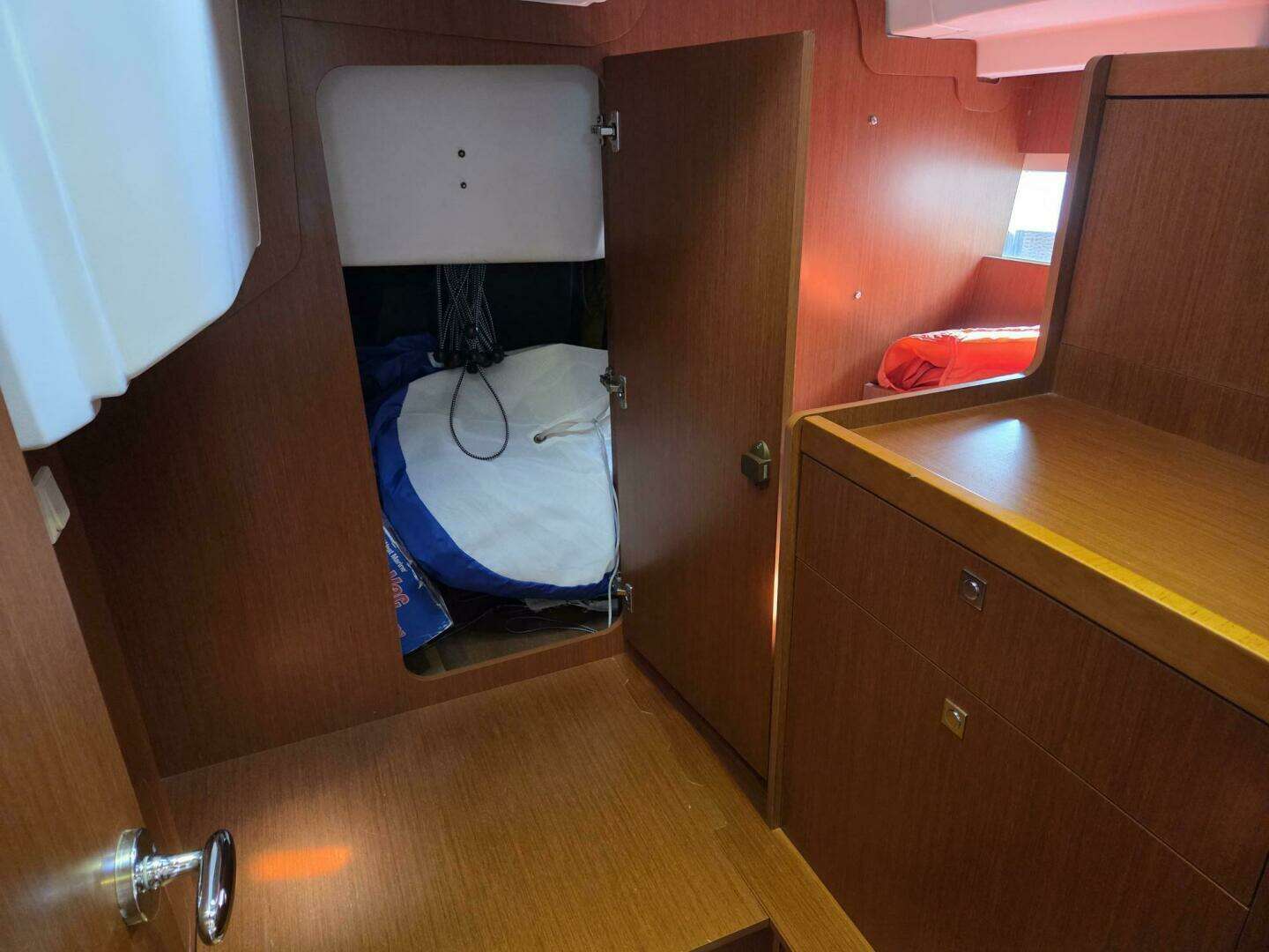 2014 Beneteau Oceanis 41 - Image 8