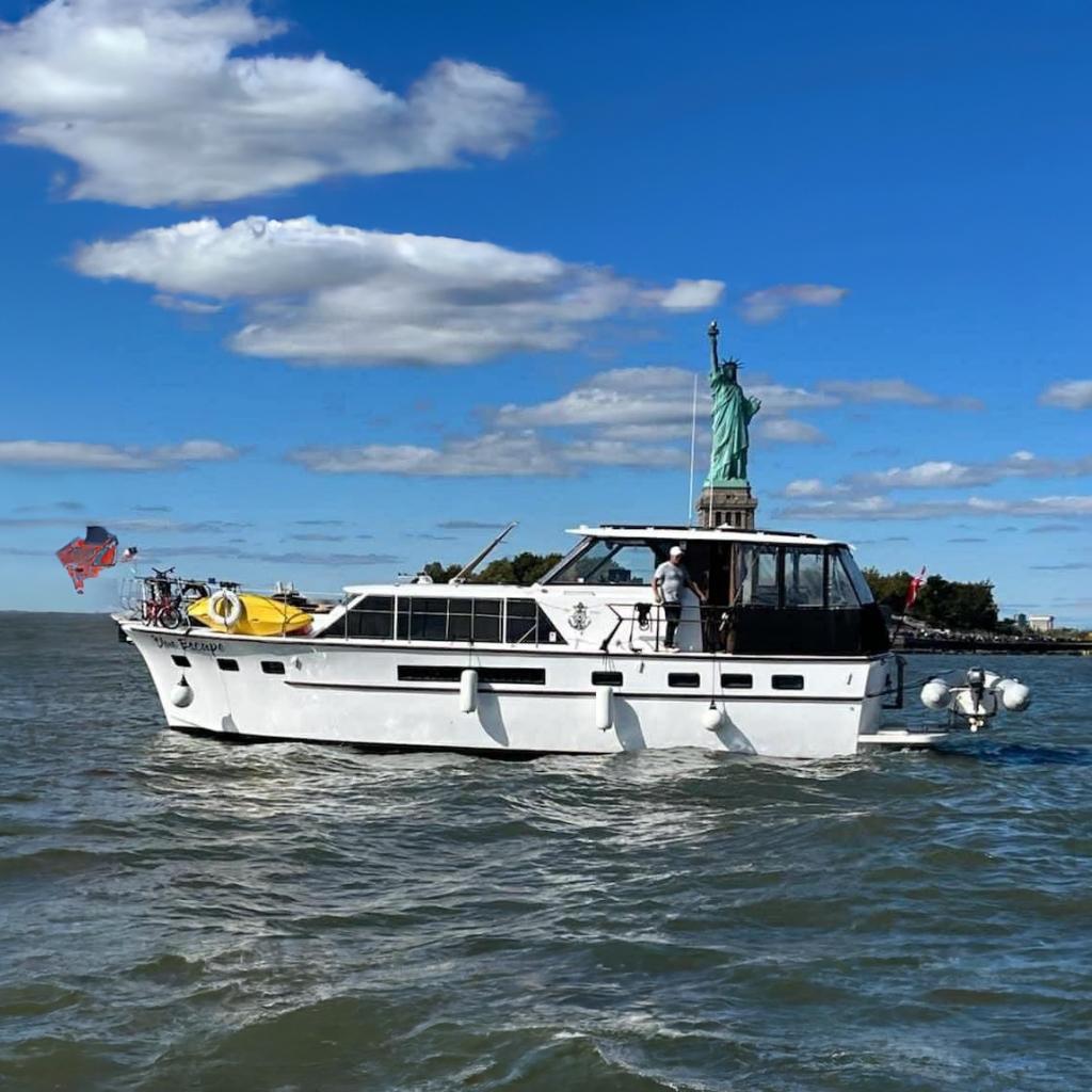 1967 Hatteras 44 Tri Cabin