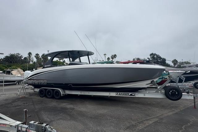 2016 Mystic M4200