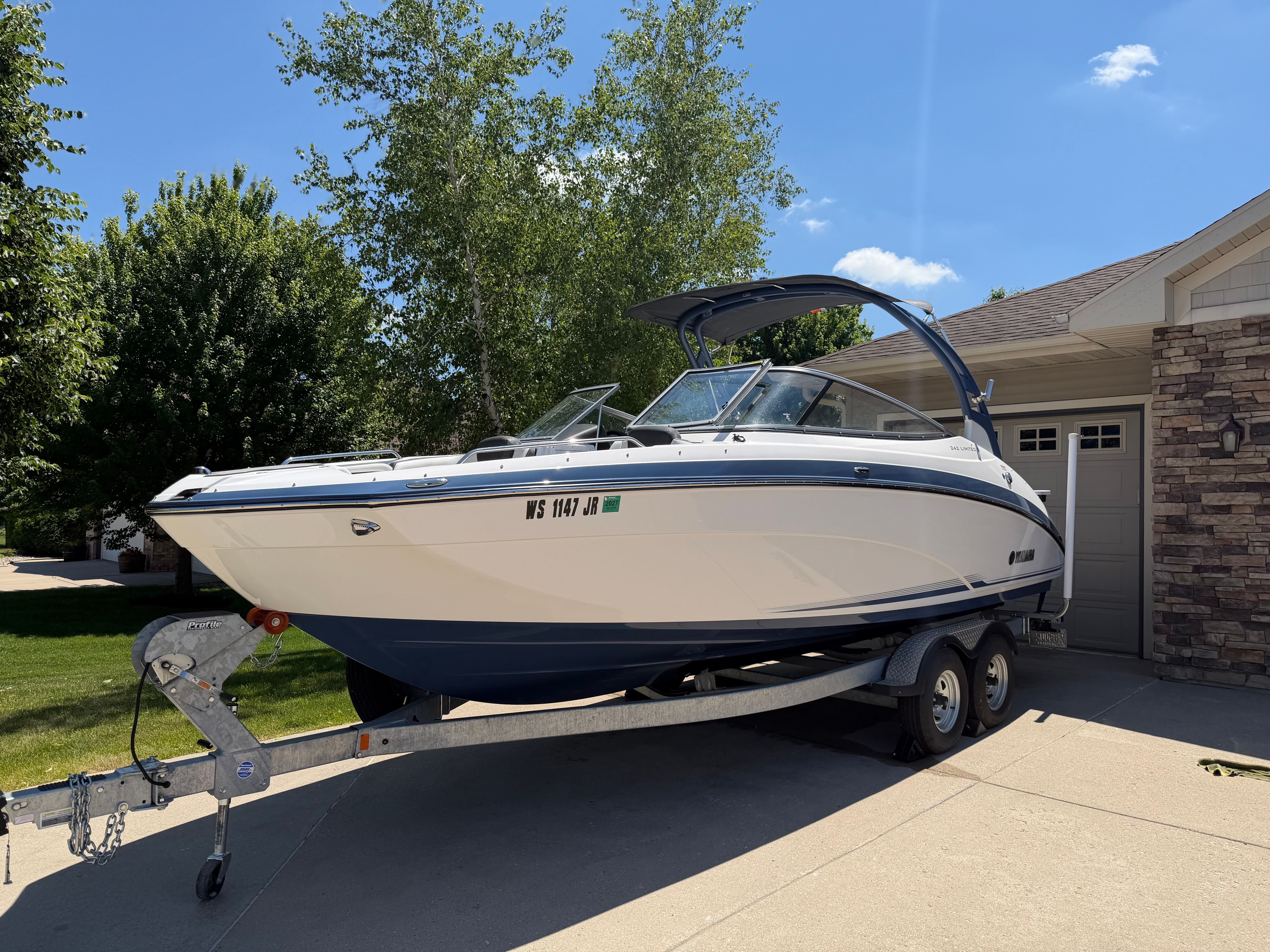 2018 Yamaha Boats 242 Limited S