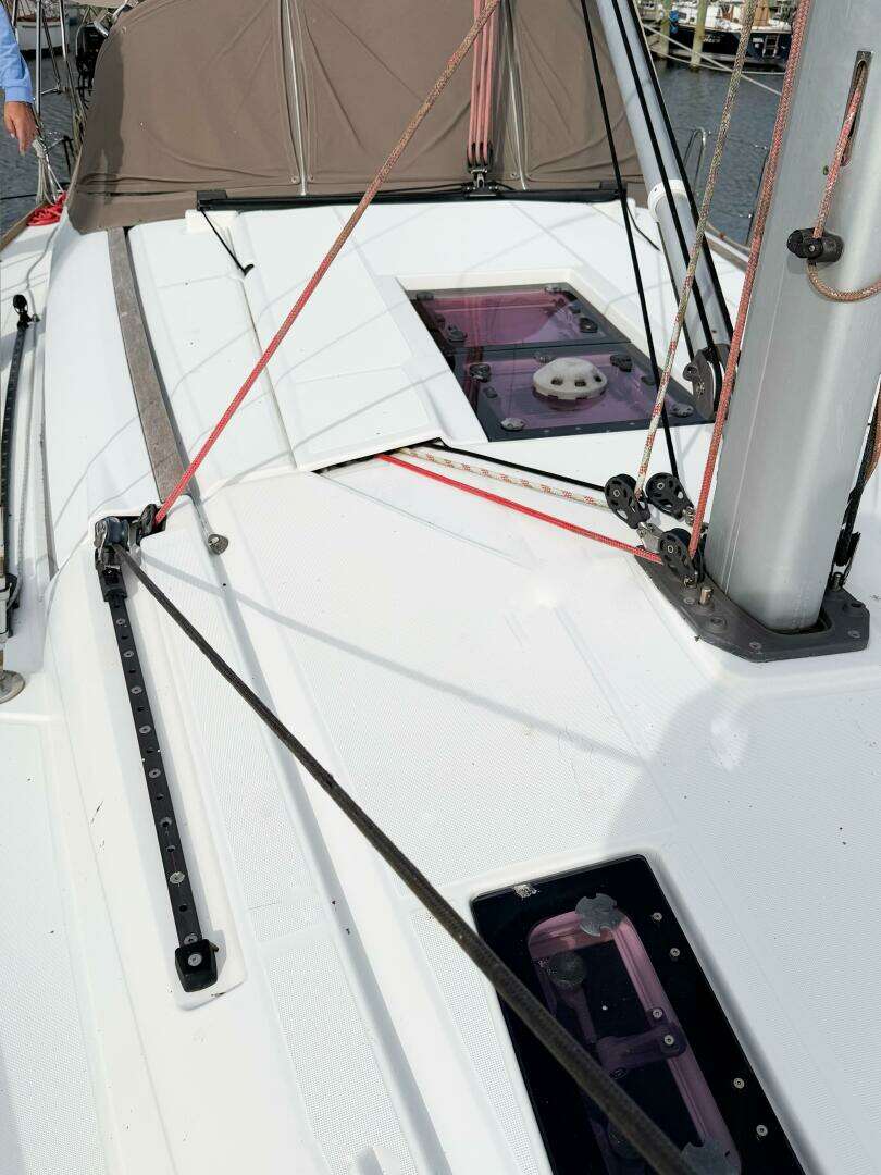 2013 Jeanneau Sun Odyssey 409 - Image 9