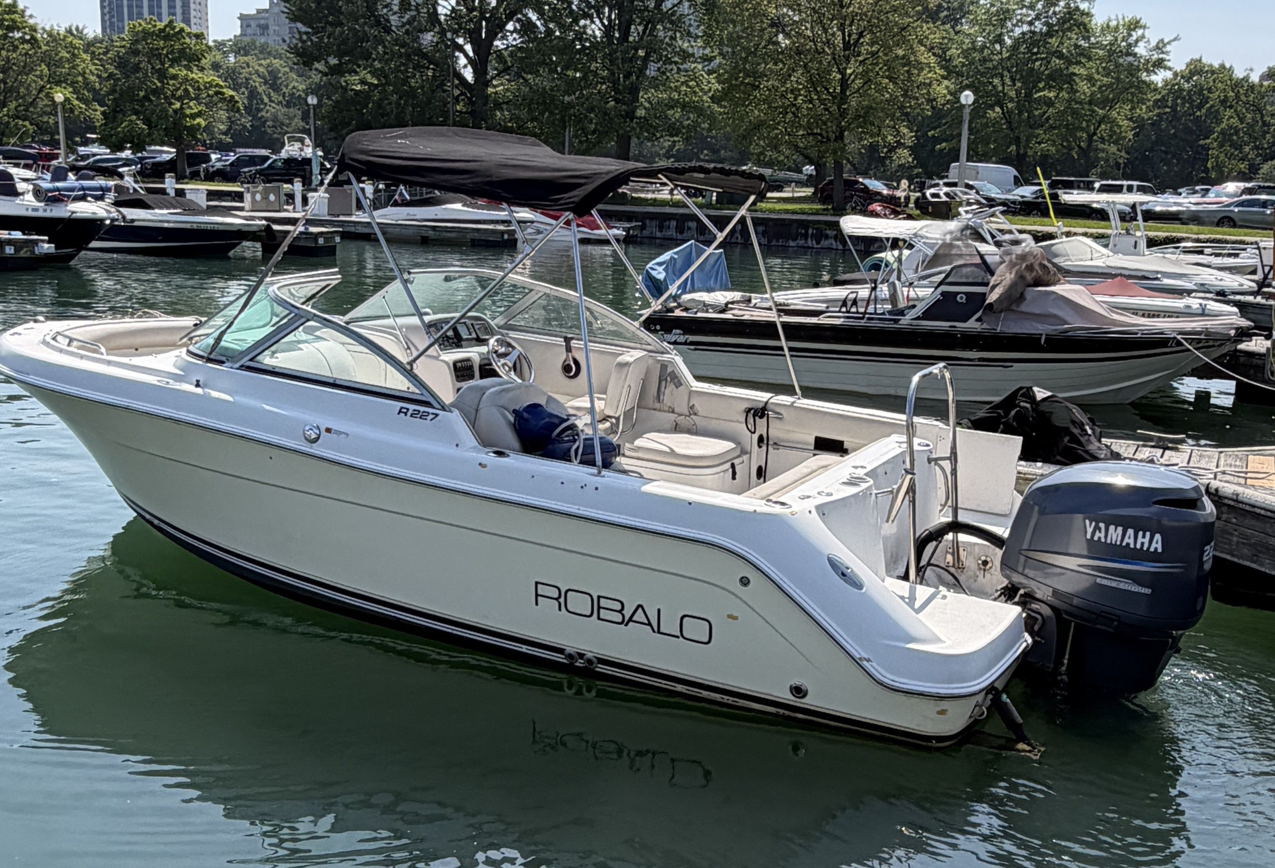 2005 Robalo R227 Dual Console