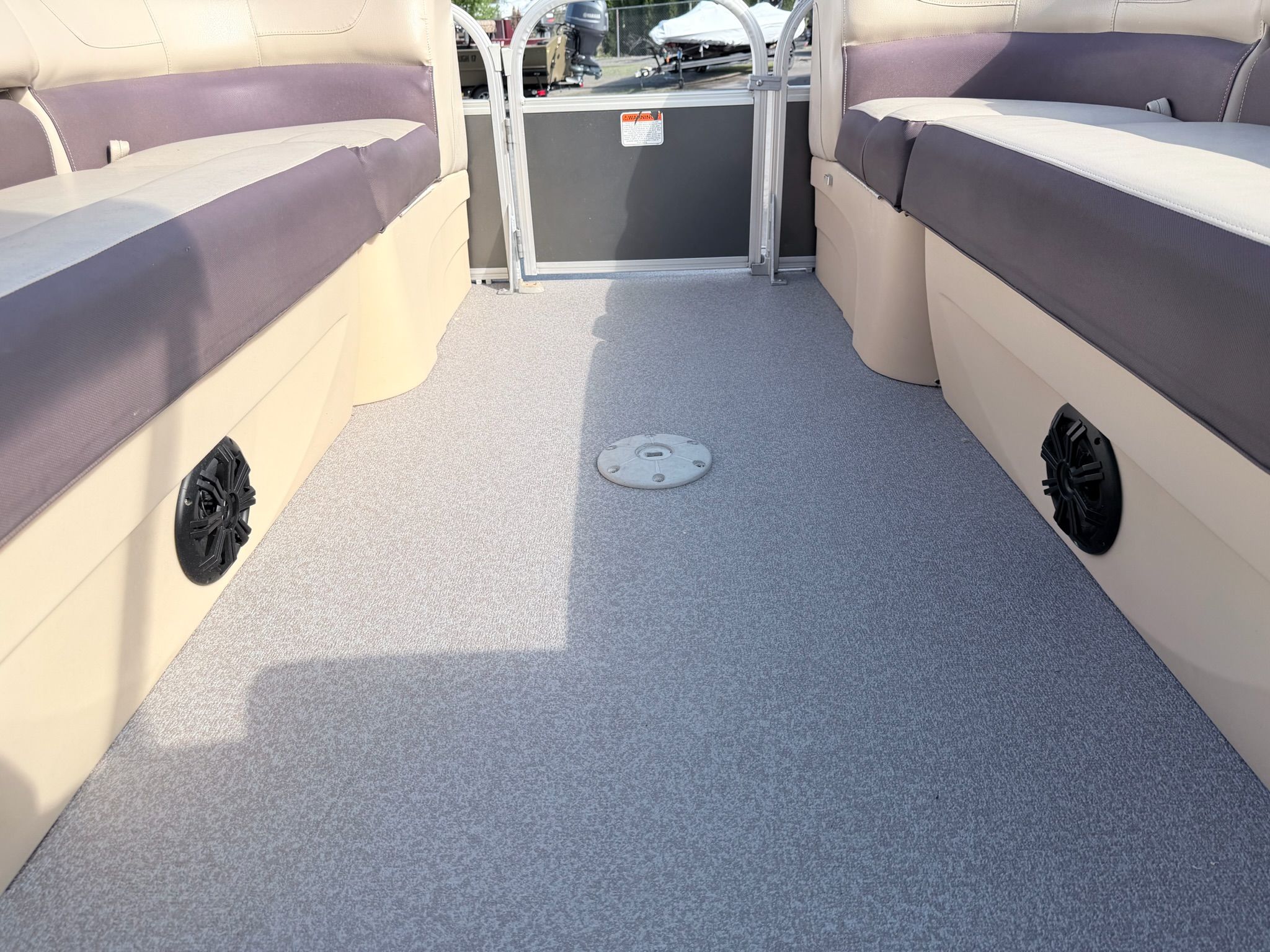 2018 Sun Tracker Party Barge 20 DLX - 20
