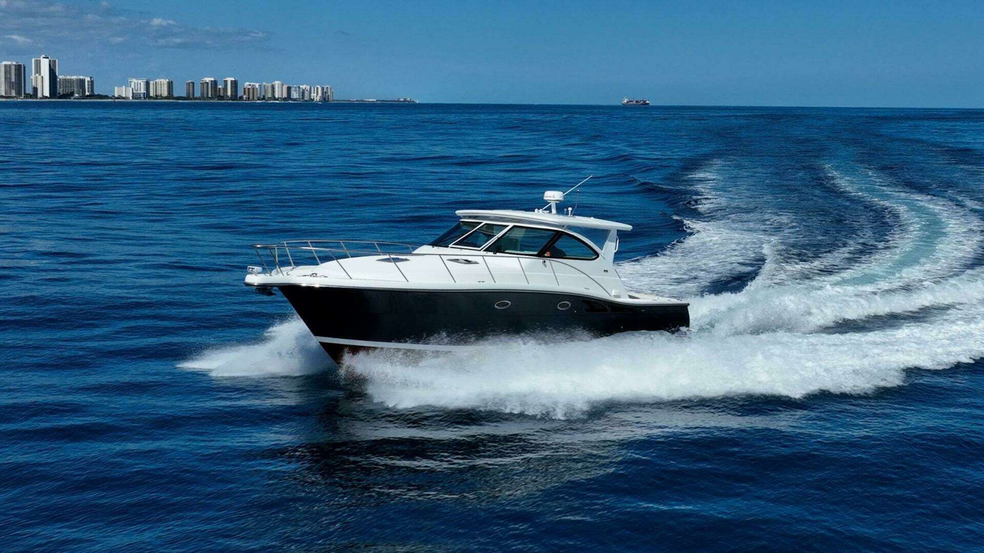 2004 Tiara Yachts 4200 Open - Image 5