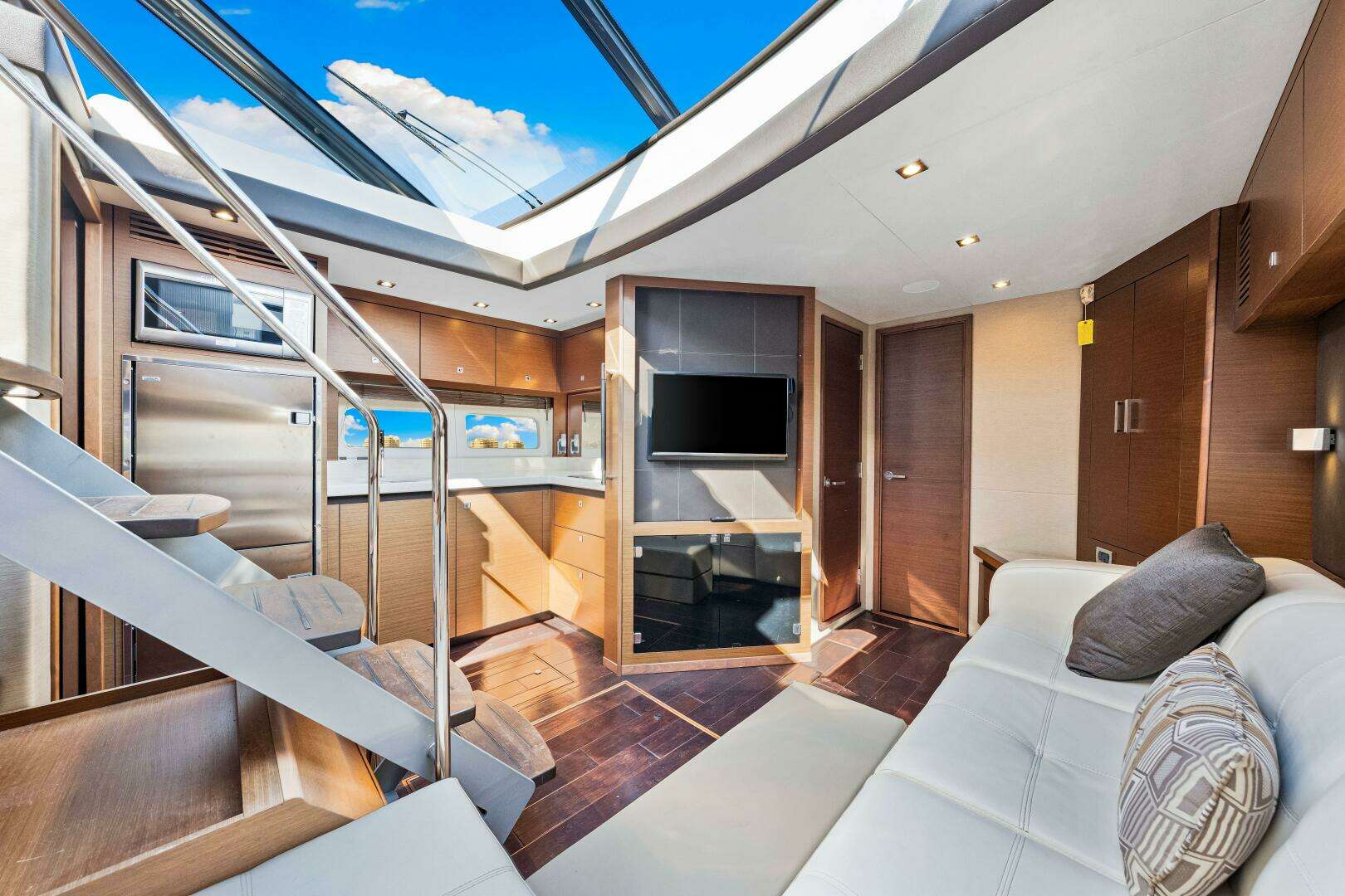 2016 Sea Ray 510 Sundancer - Image 21