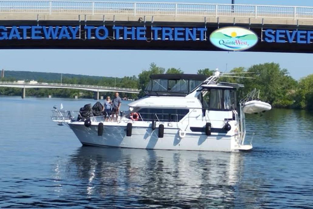 1991 Carver 3608 Aft Cabin Motor Yacht