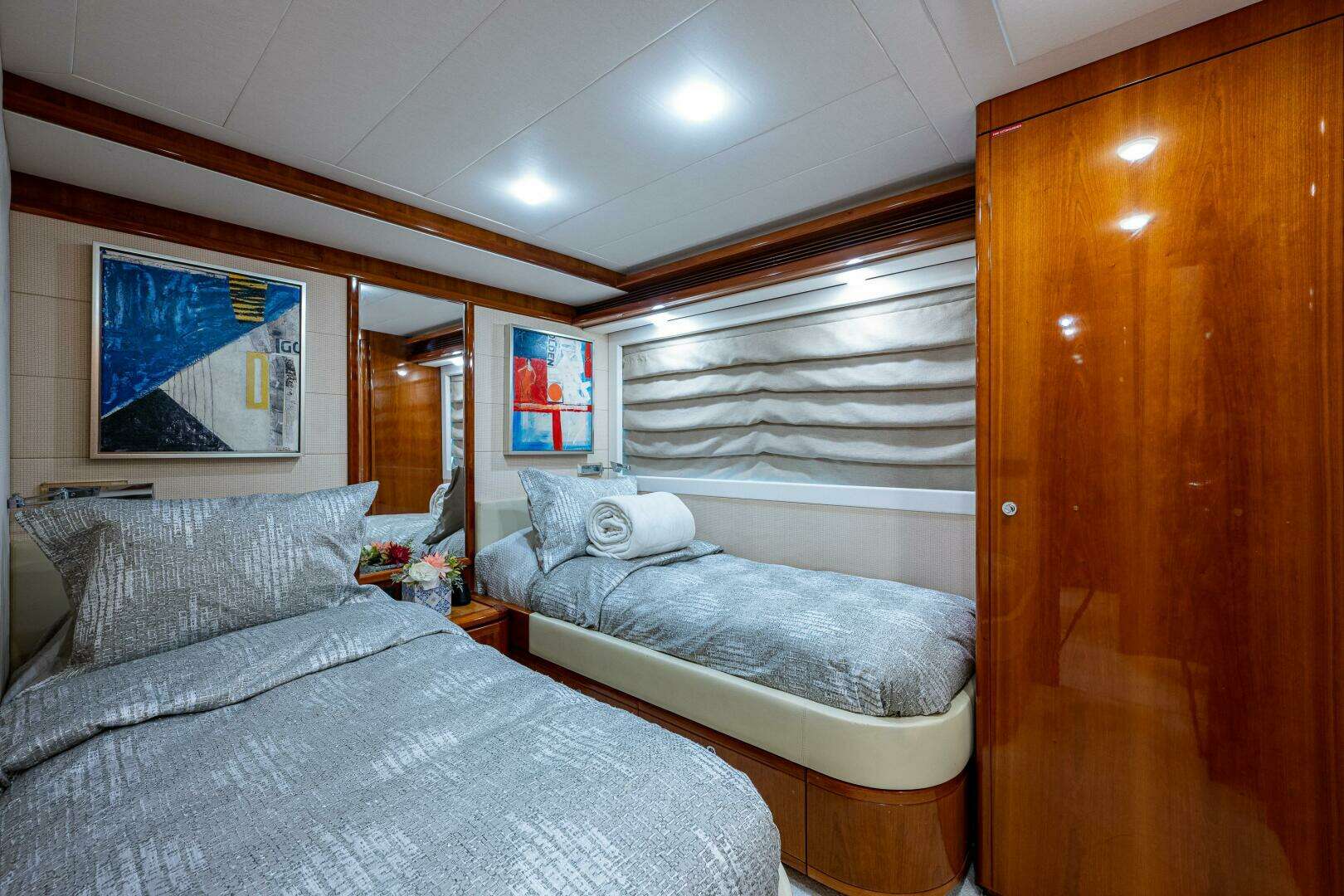 2006 Ferretti Yachts 830 - Image 123