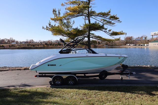 2026 Yamaha Boats 222S