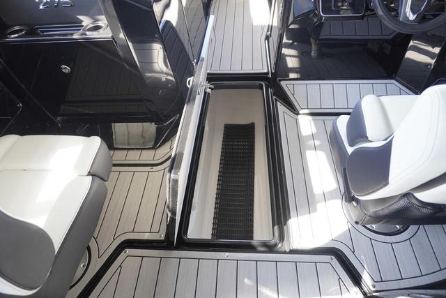 2025 Yamaha Boats 275SD - 4