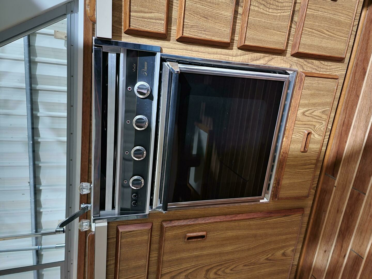 1983 Bertram 33 Flybridge Cruiser - Image 20