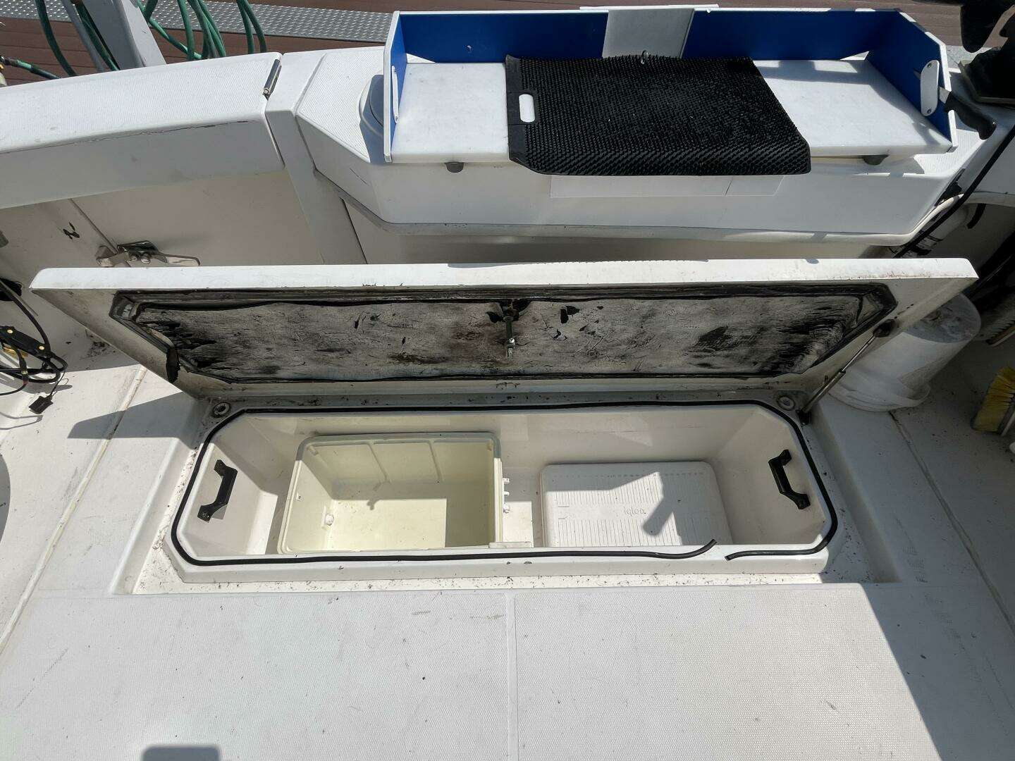 2001 Rampage Rampage 30 Express Open - Image 18