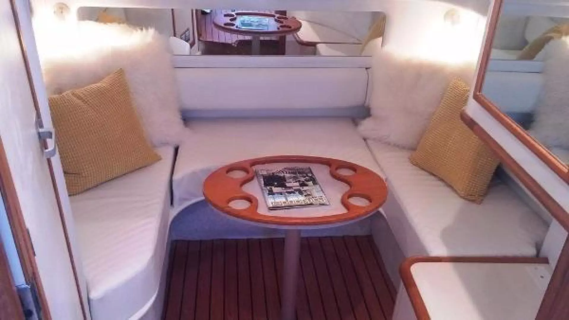1997 Sea Ray Sundancer - Image 8