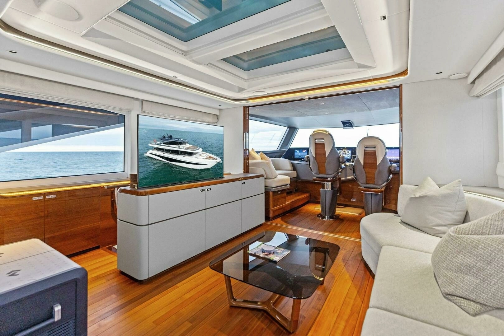 2024 Princess X80 - Image 8