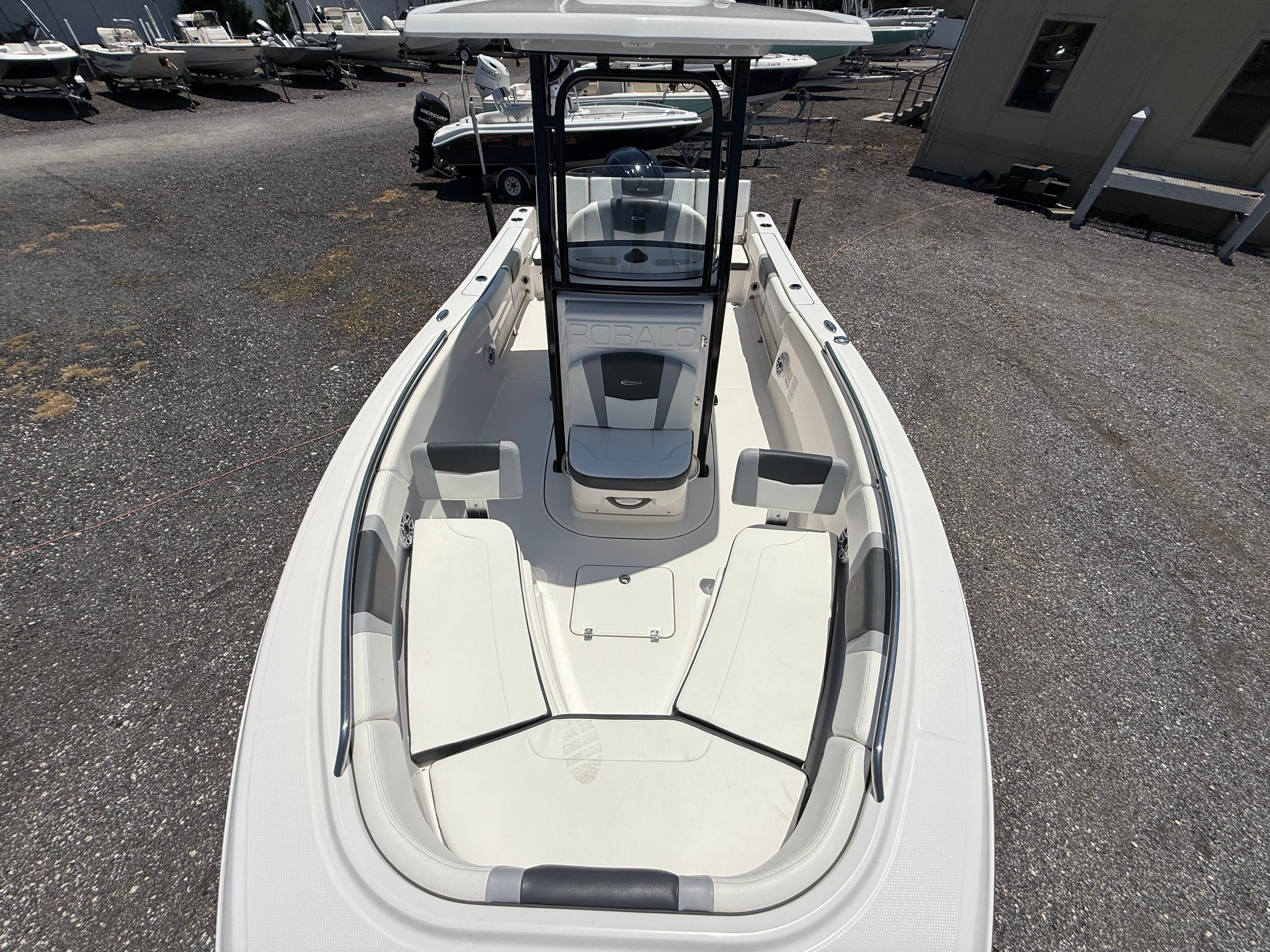 2022 ROBALO 230 CC - Image 22