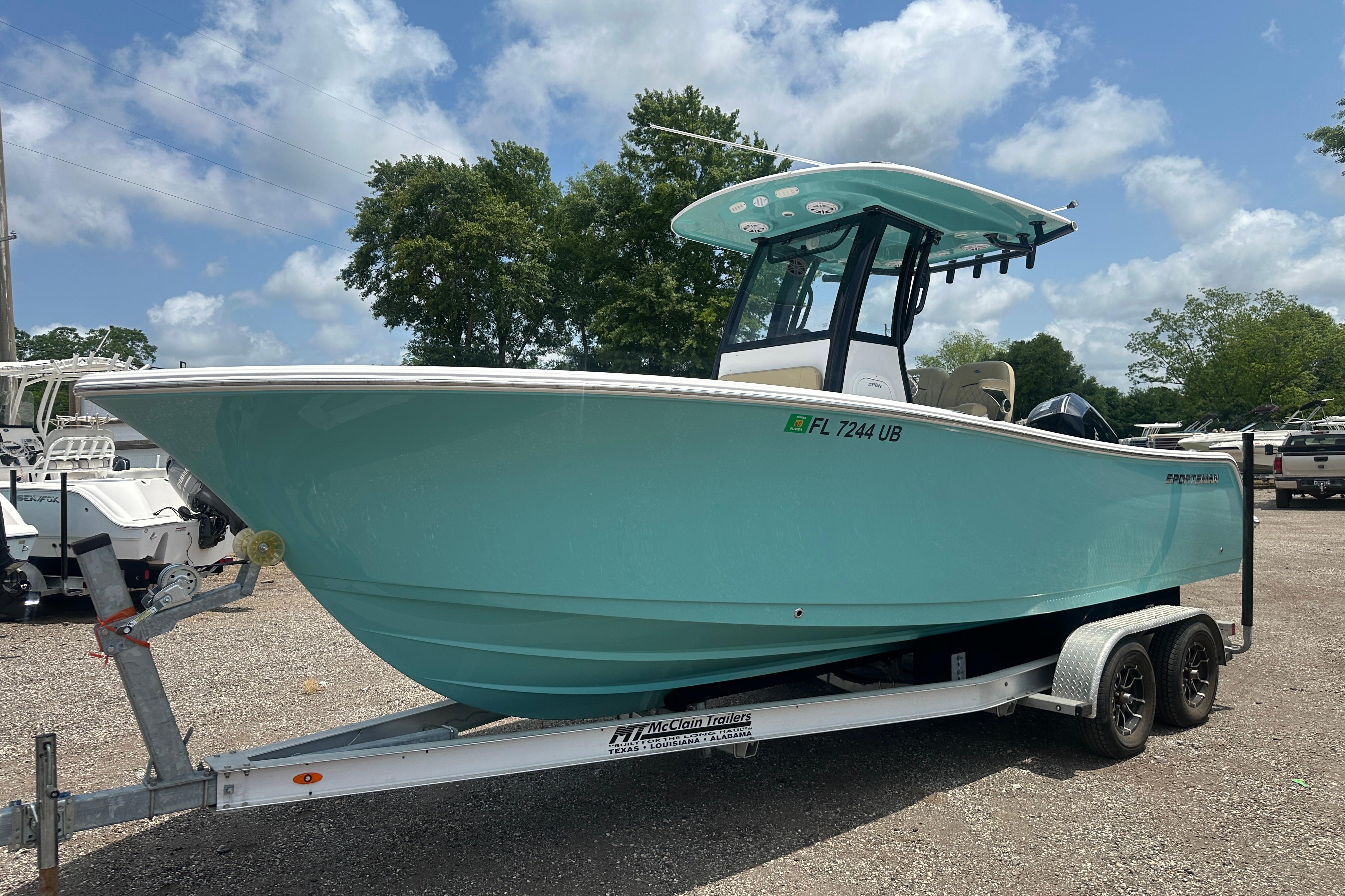 2026 Sportsman Open 232 Center Console
