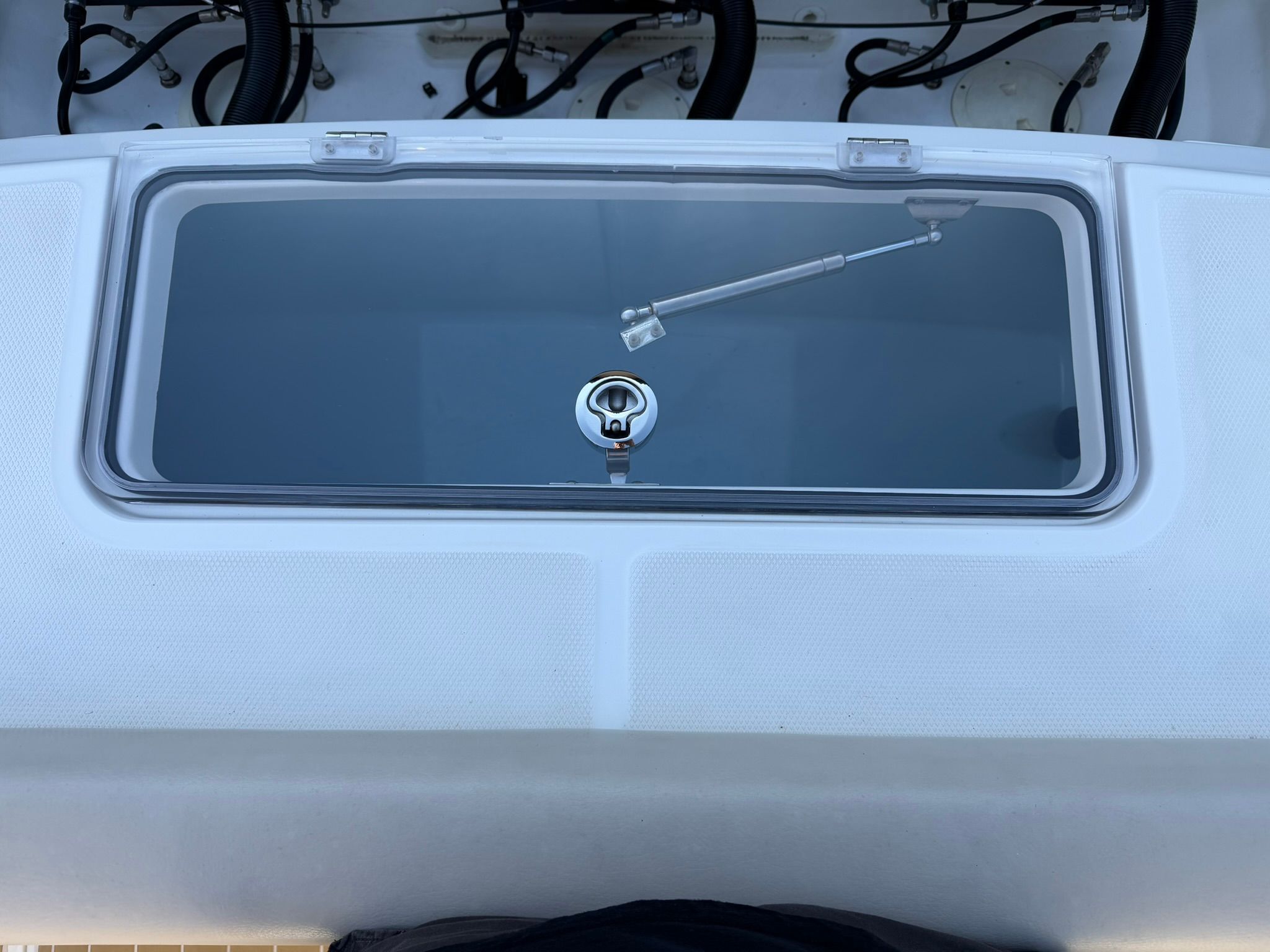 2018 Boston Whaler 380 Outrage - 49