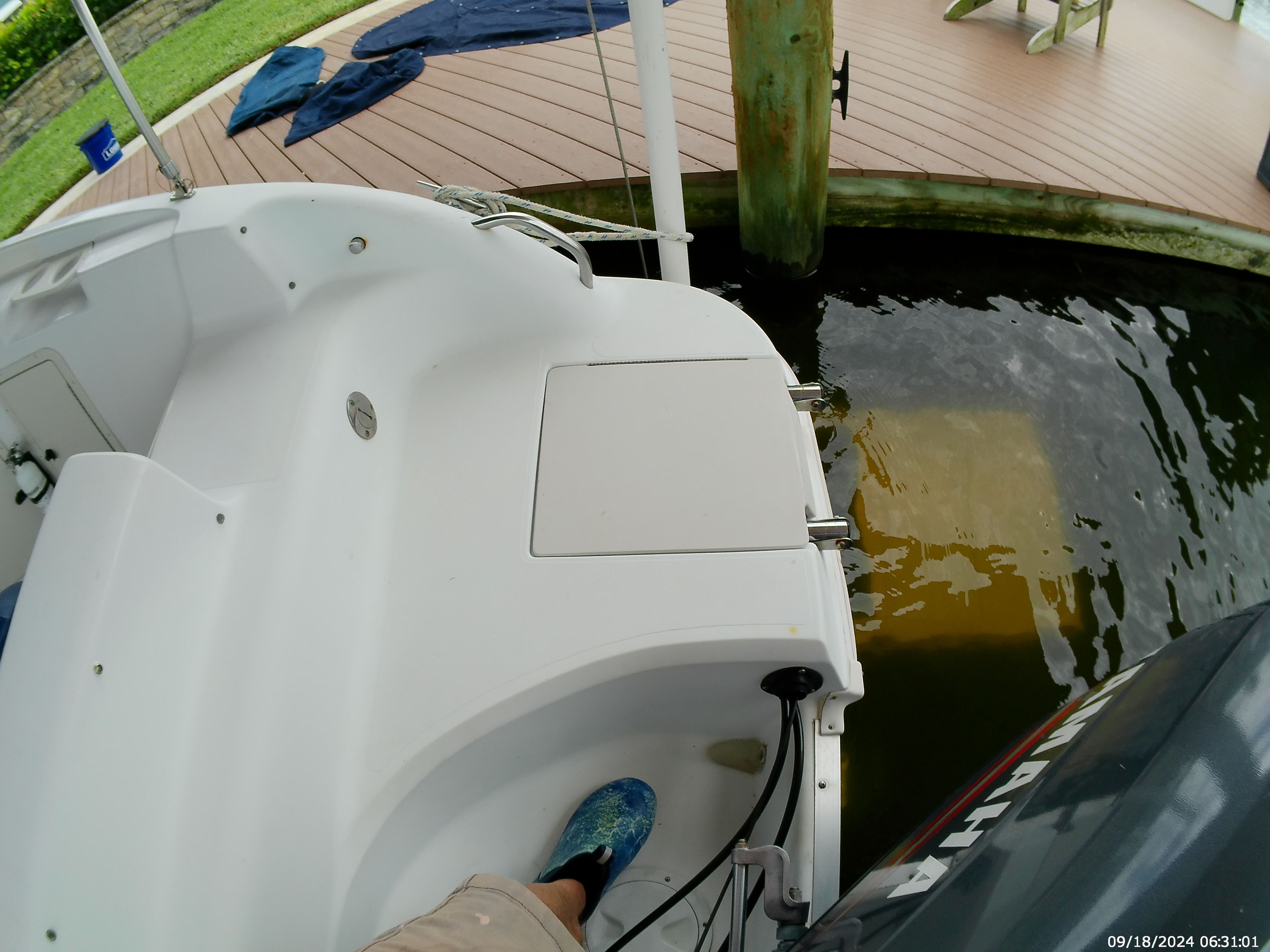 2000 Godfrey / Hurricane Sundeck 237 I/O - 36