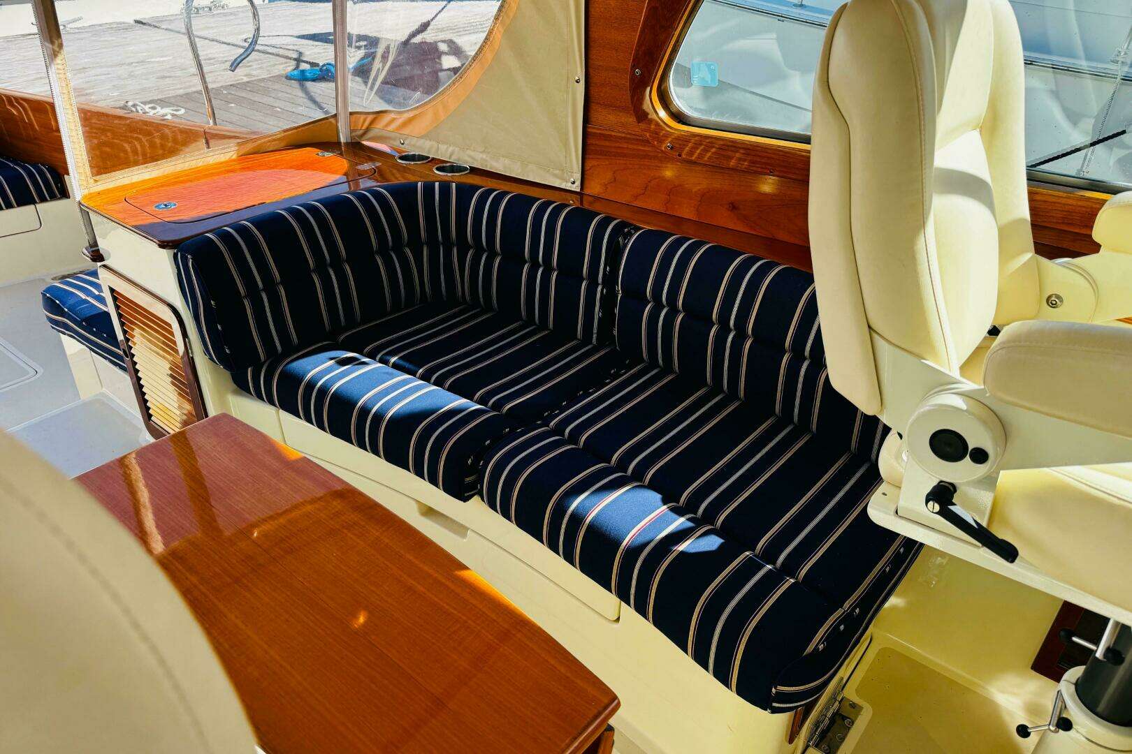 2012 Hinckley Picnic Boat MKIII - Image 37