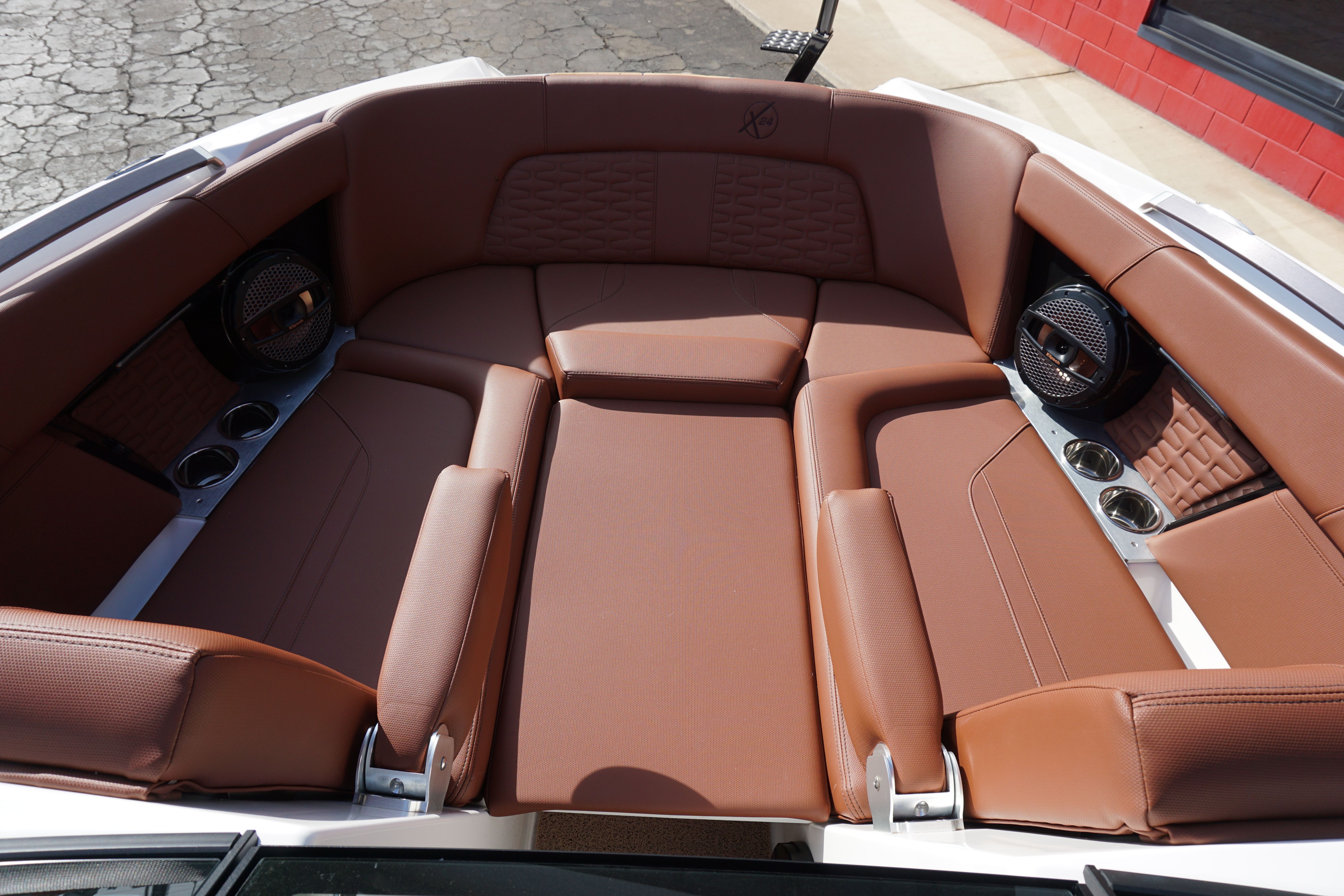 2023 MasterCraft X24 - 19