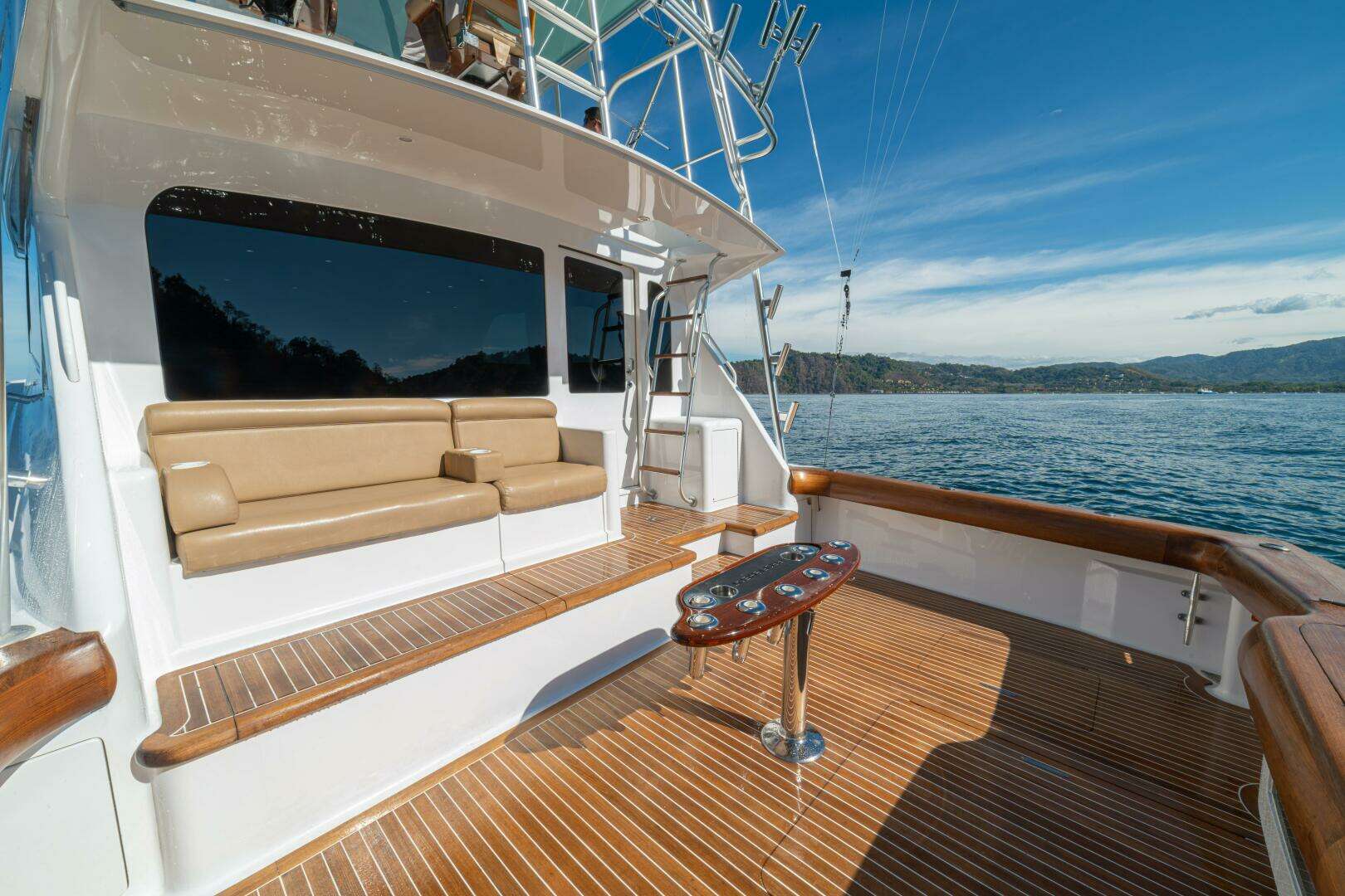 2006 Viking 56 Convertible - Image 20