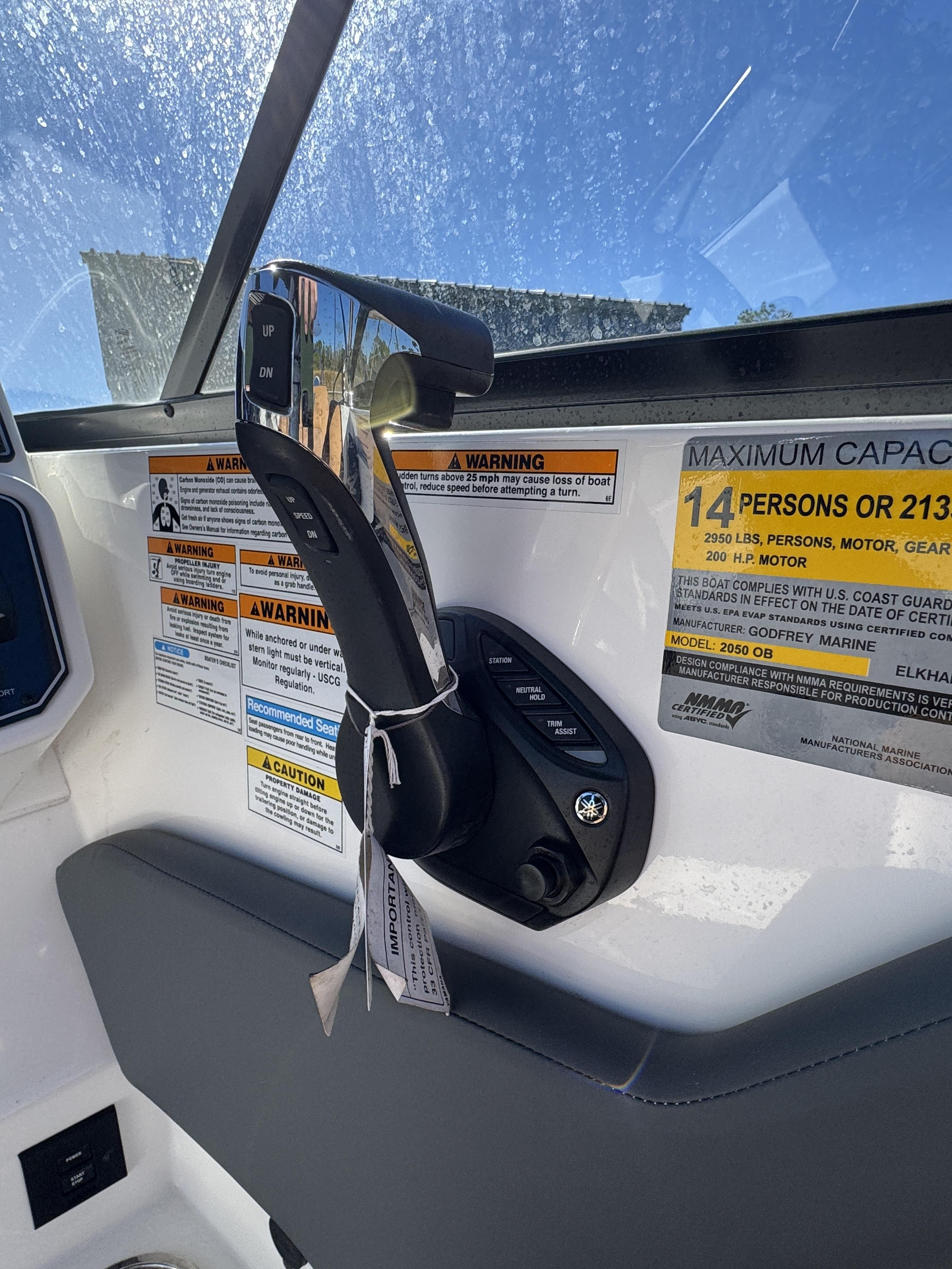 2026 Hurricane SunDeck OB SD 2050 OB - 26