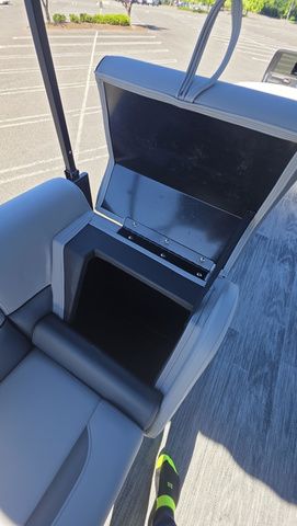 2026 Bentley Pontoons BENTLEY BOLT-223 With 150Hp Mercury Four-Stroke Mo - 8
