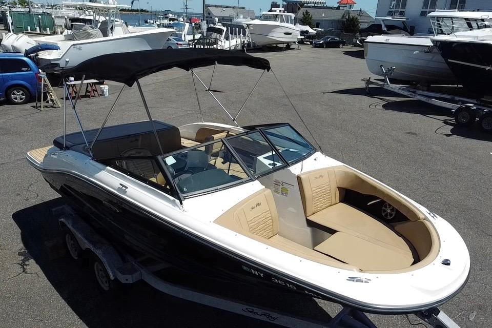 2021 Sea Ray SPX 190