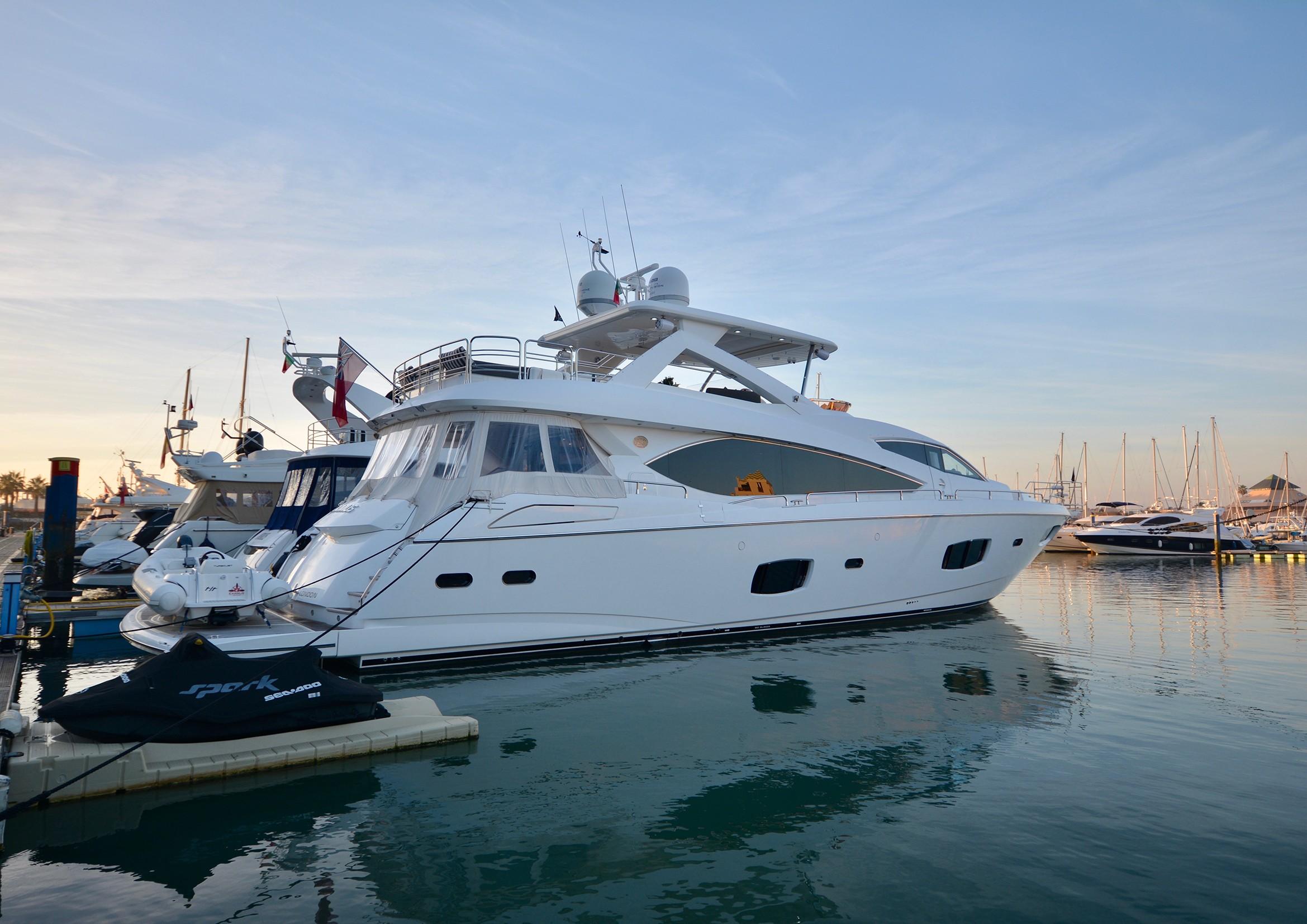 2011 Sunseeker 88 Yacht