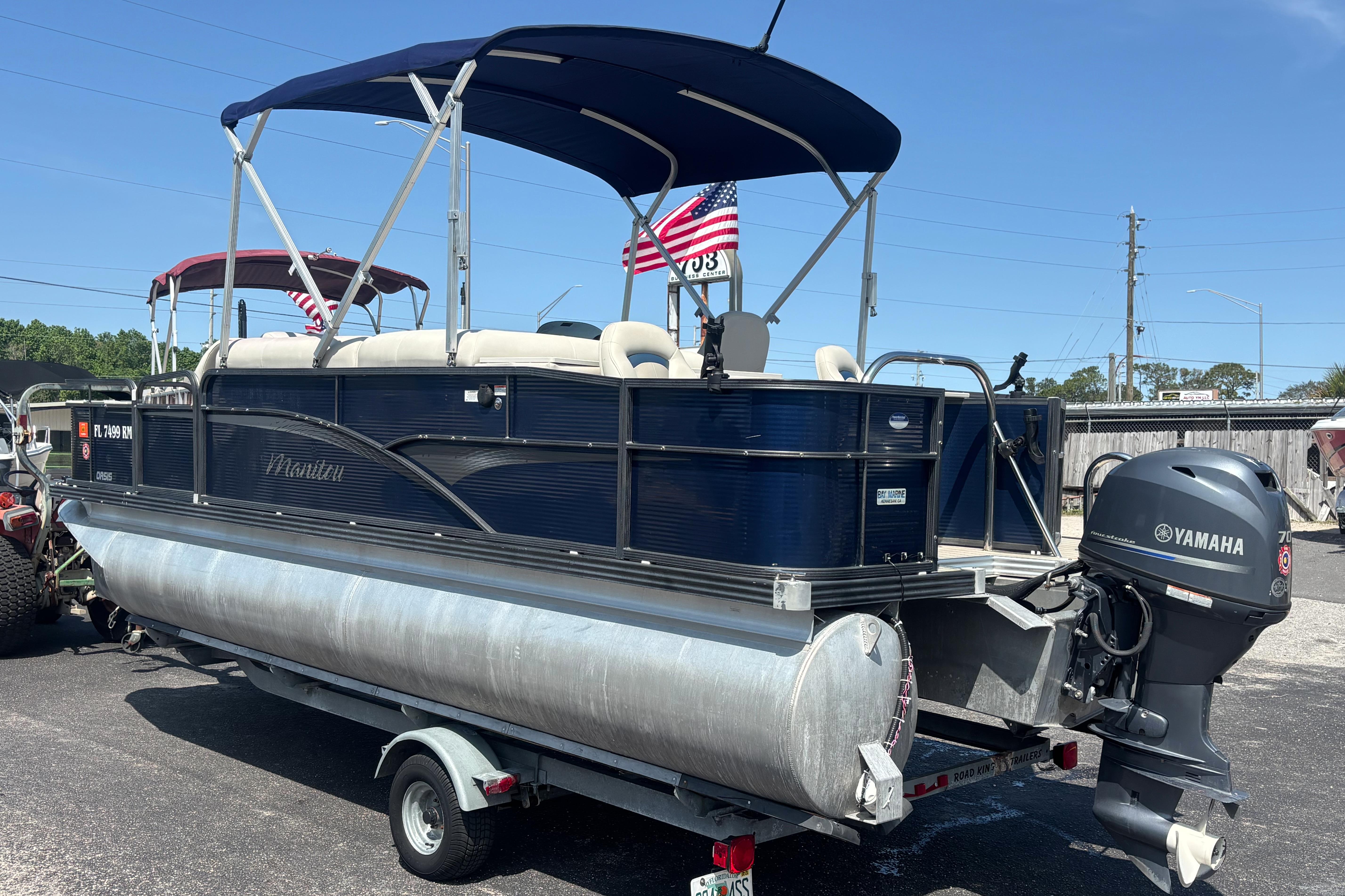 2015 Manitou 20 Oasis Angler