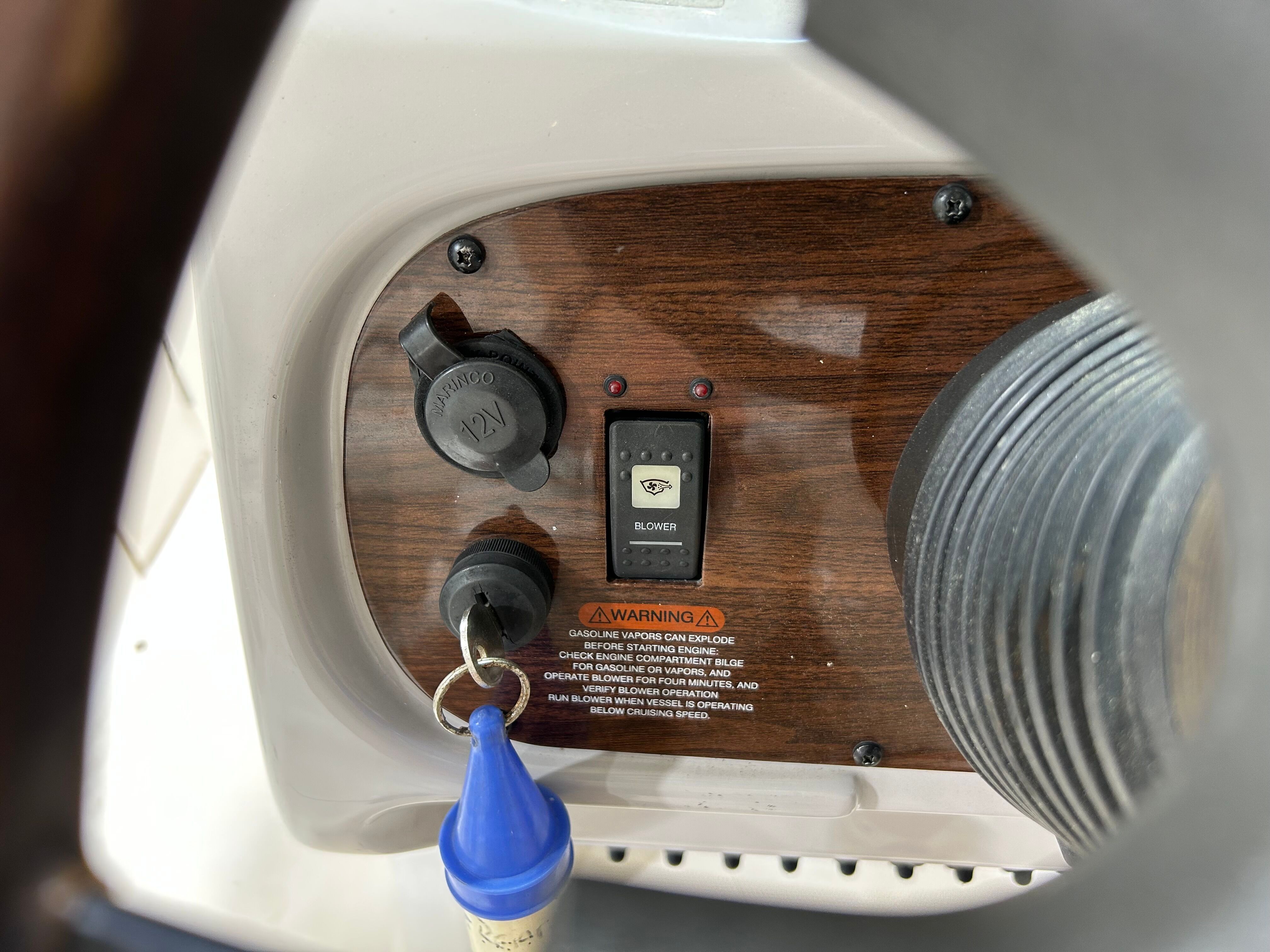 2007 CHAPARRAL 256 SSI - Image 35