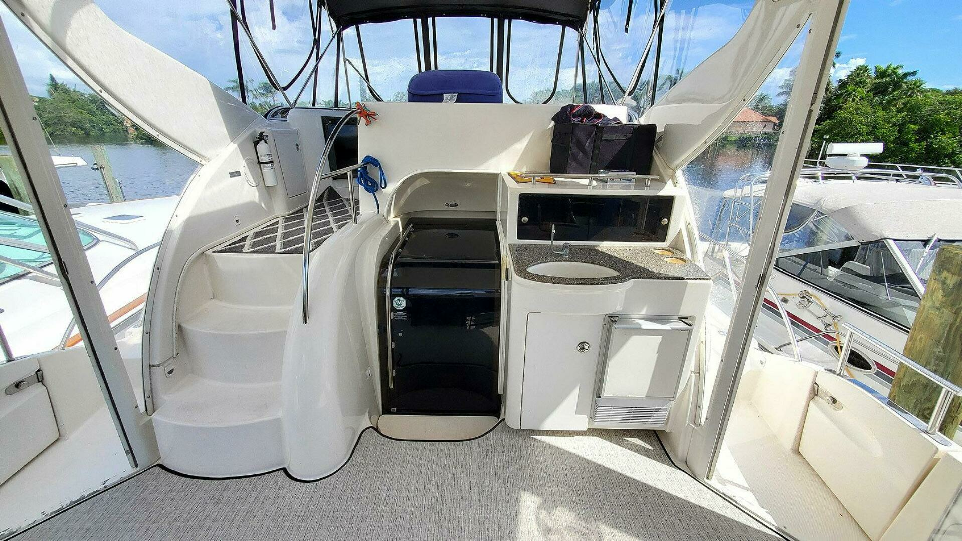 2004 Meridian 408 - Image 5