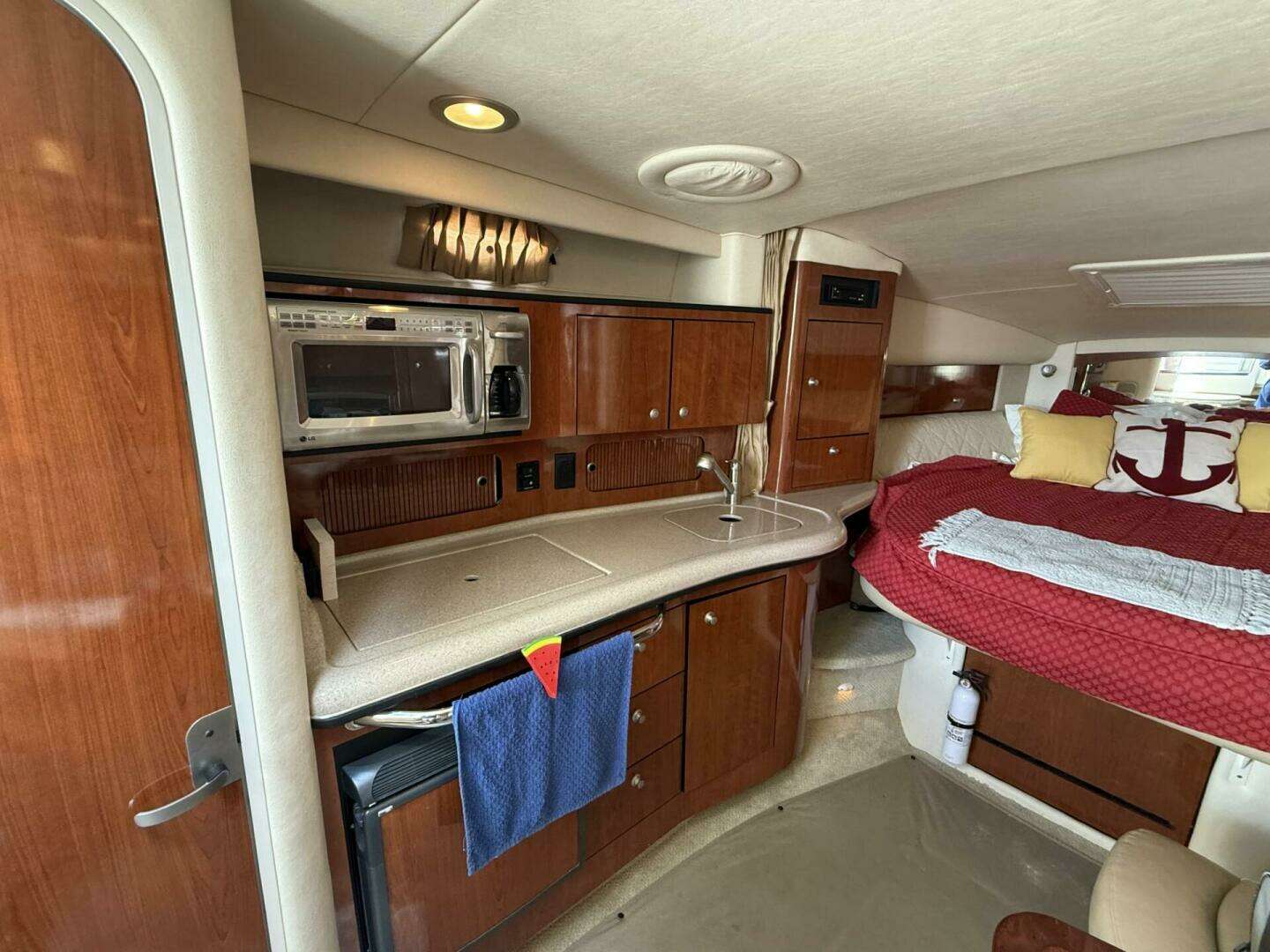 2007 Sea Ray 320 Sundancer - Image 16