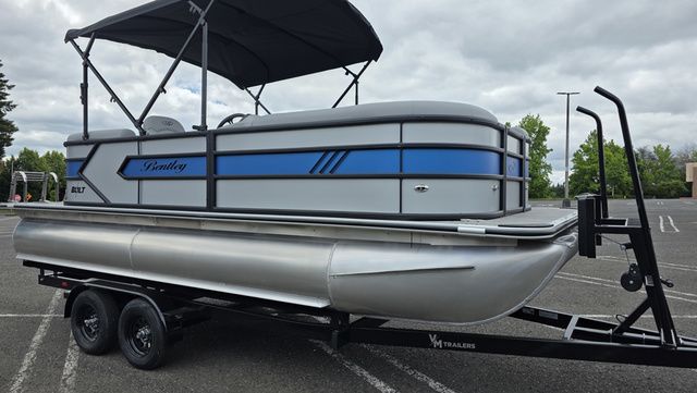 2026 Bentley Pontoons BENTLEY BOLT With 150Hp Mercury Four-Stroke Motor - 2