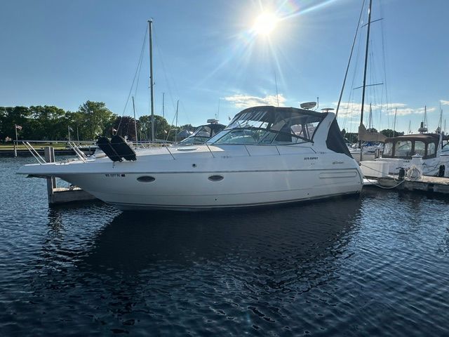 1995 Cruisers Yachts 3570