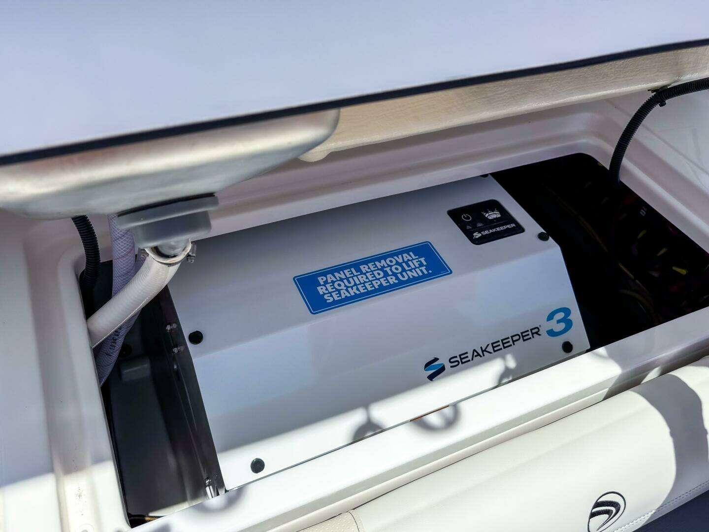 2025 Edgewater 370CC - Image 13