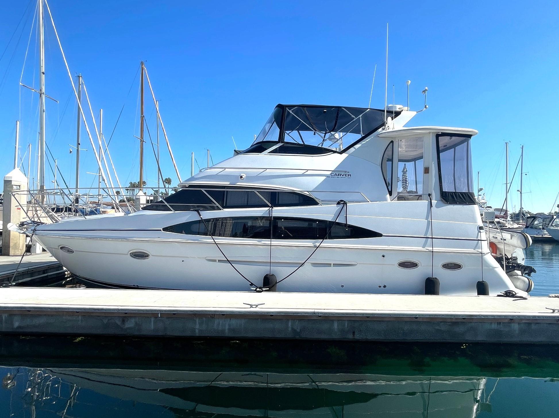 2001 Carver 396 Motor Yacht