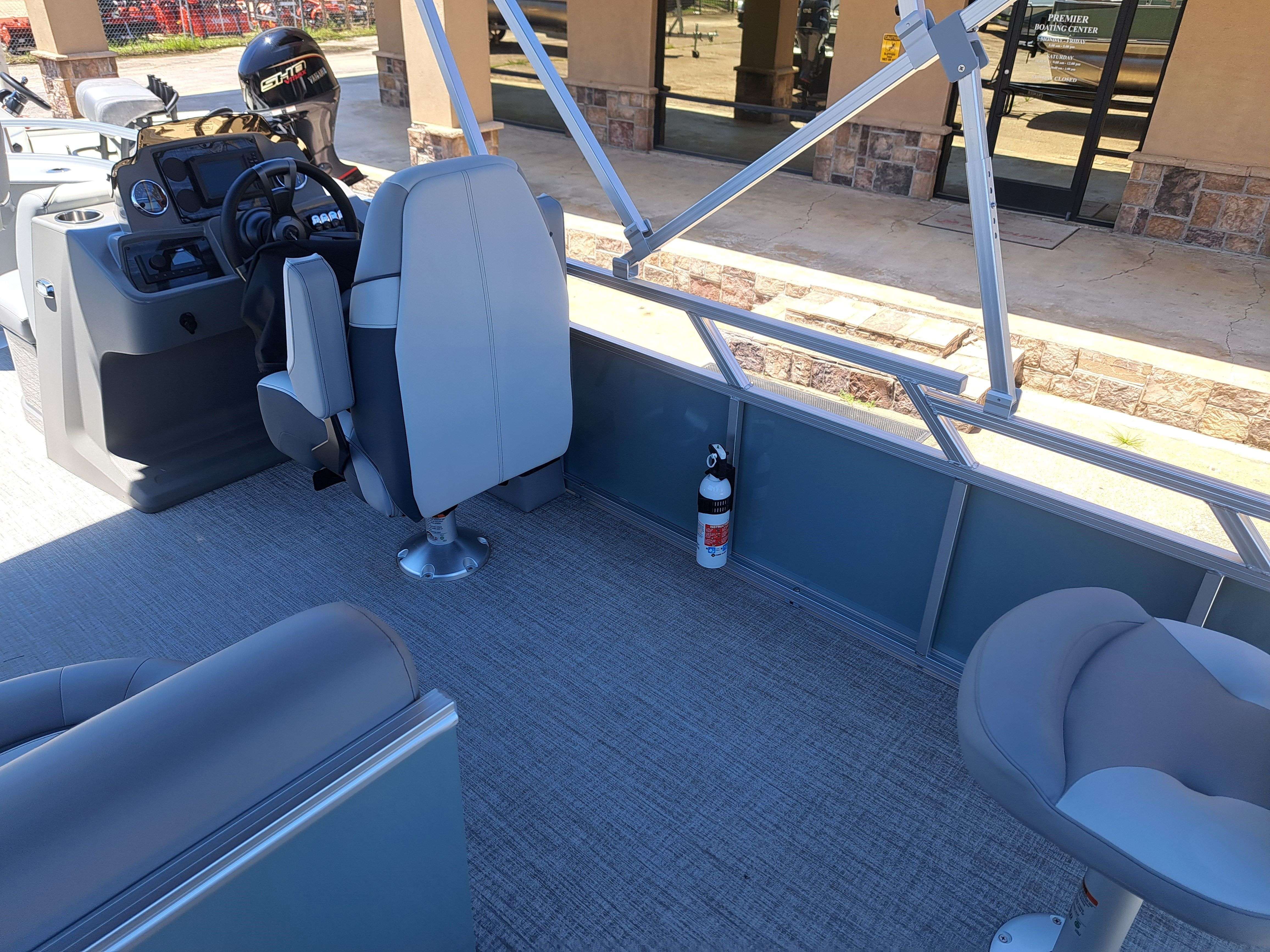 2026 Avalon Venture 85 Quad Fish - 21' - 23
