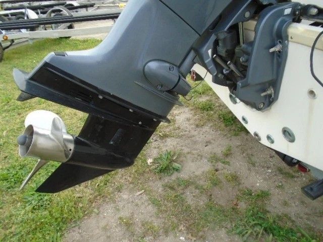 2003 Key West 196 Center Console - 9