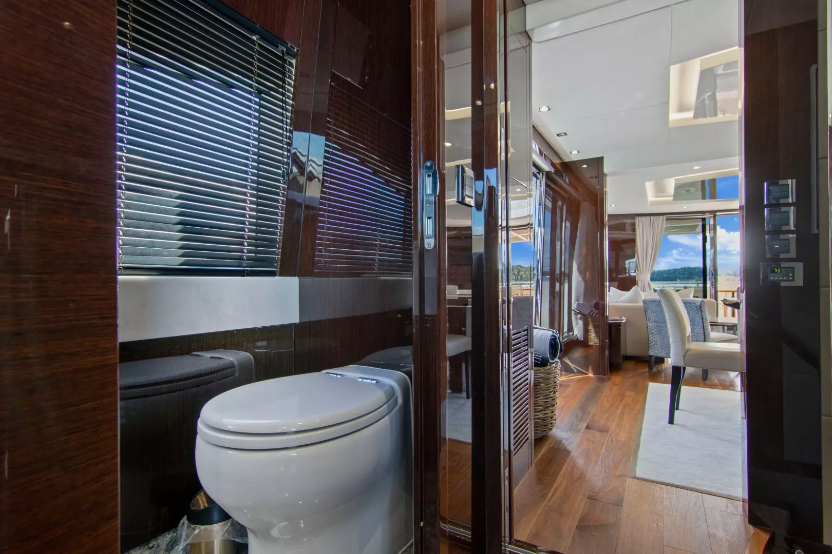 2019 Sunseeker 86 Yacht - Image 33