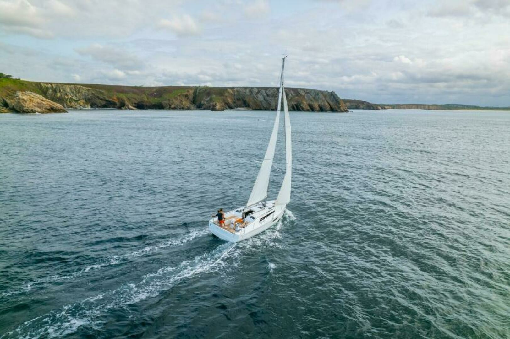 2024 Beneteau Oceanis 37.1 - Image 4