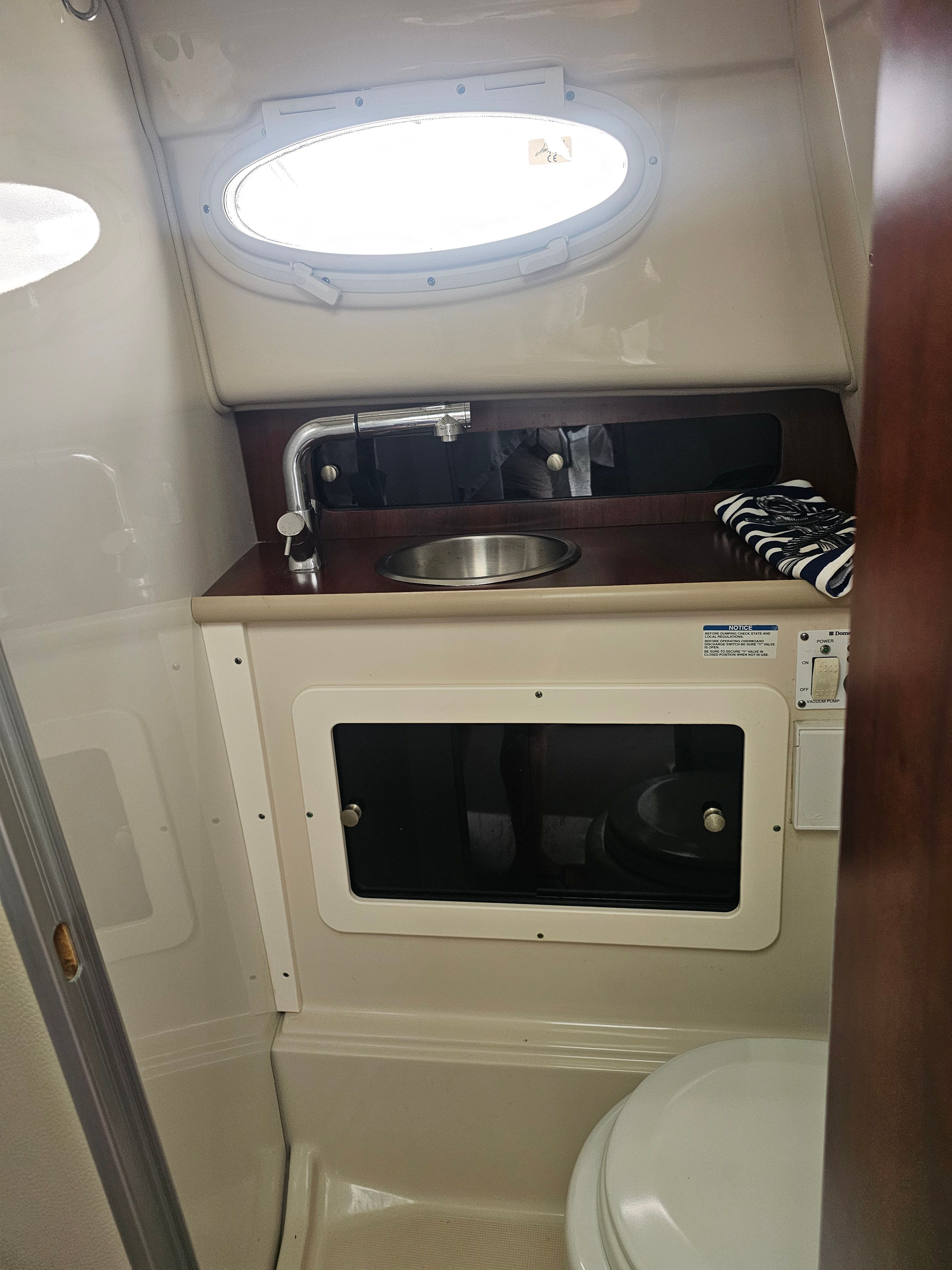 2017 Robalo R265 Walkaround - 32