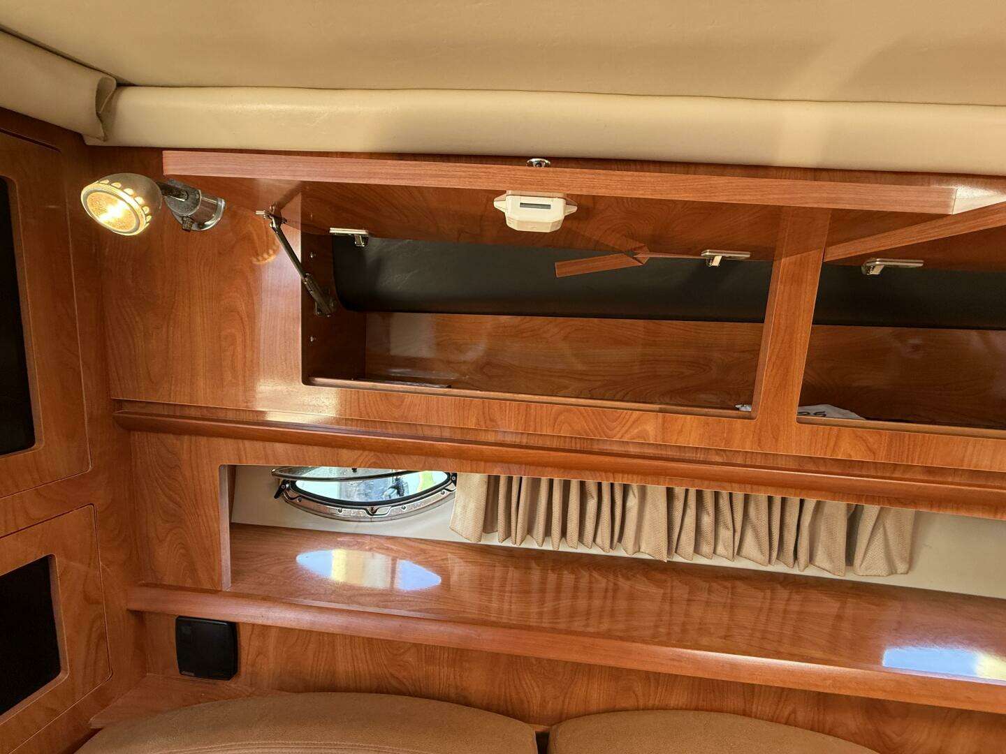 2006 Four Winns 318 Vista - Image 49