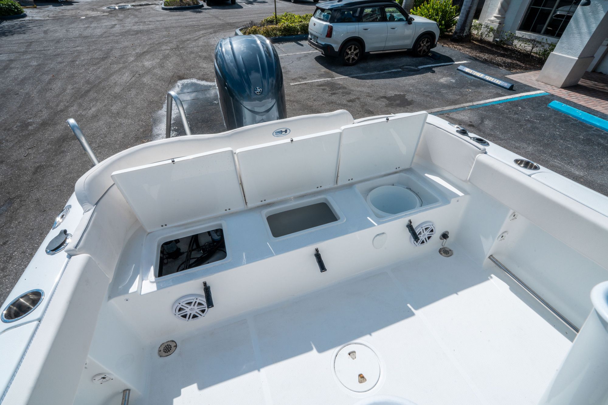 2026 Sea Hunt Ultra 234 - 11